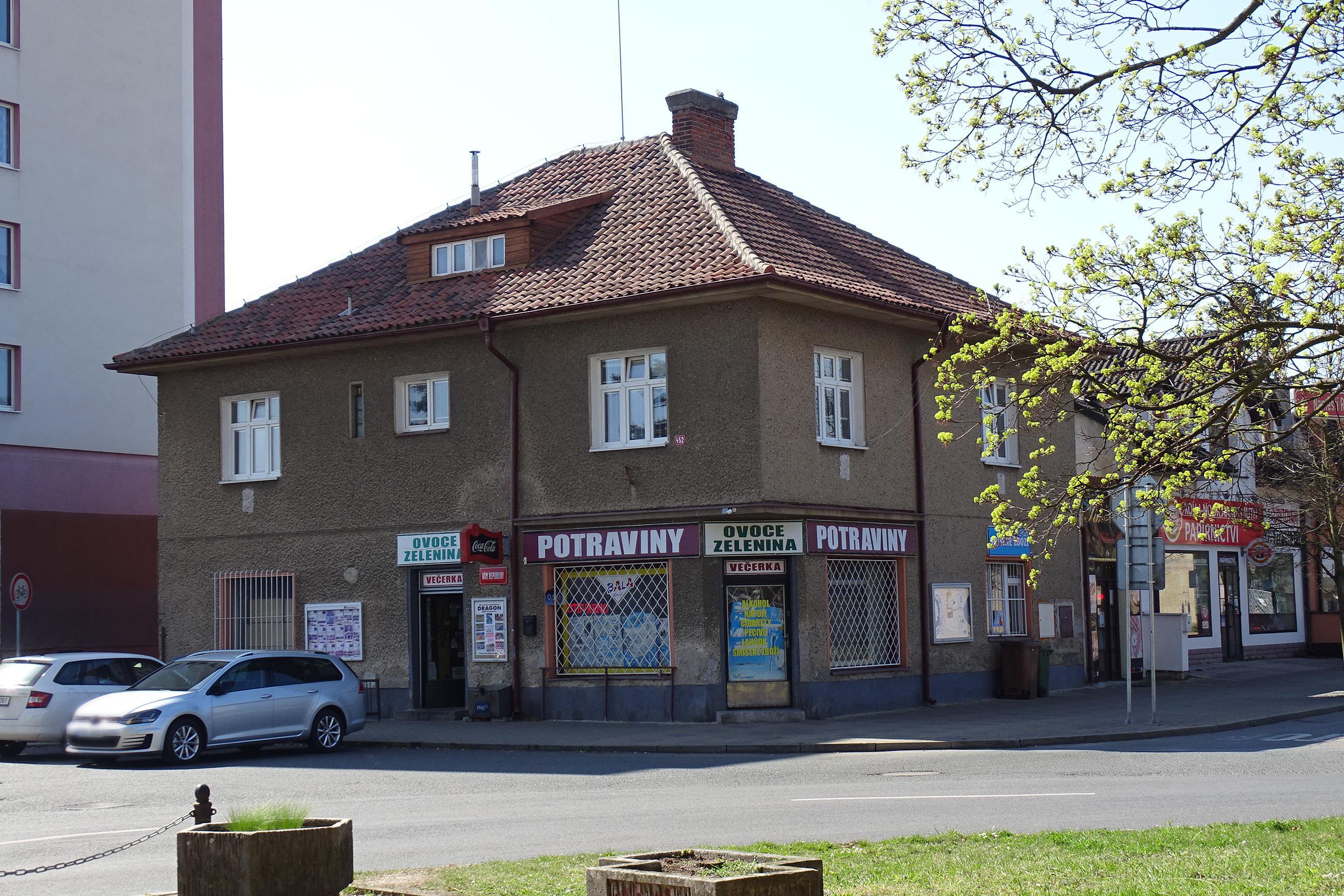 Potraviny náměstí Republiky 452 foto 1