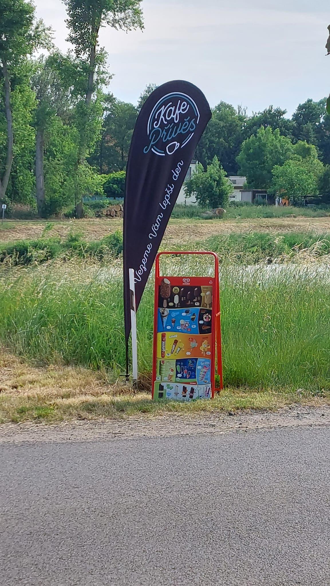Kafé Přívěs Káraný foto 3