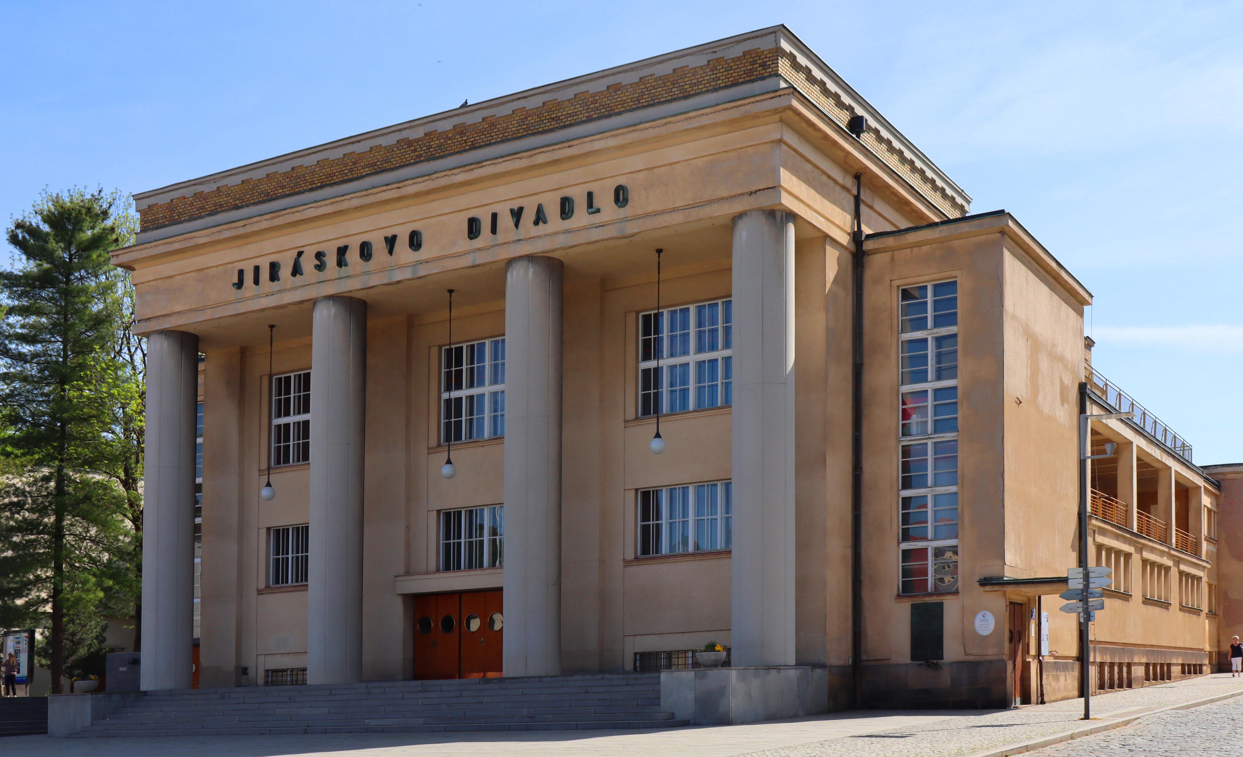 Jiráskovo divadlo