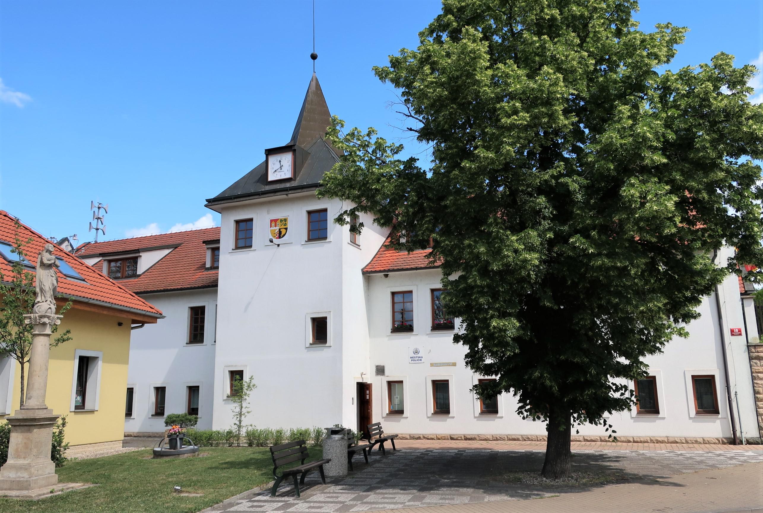 Úřad městské části Praha-Dolní Počernice foto 6