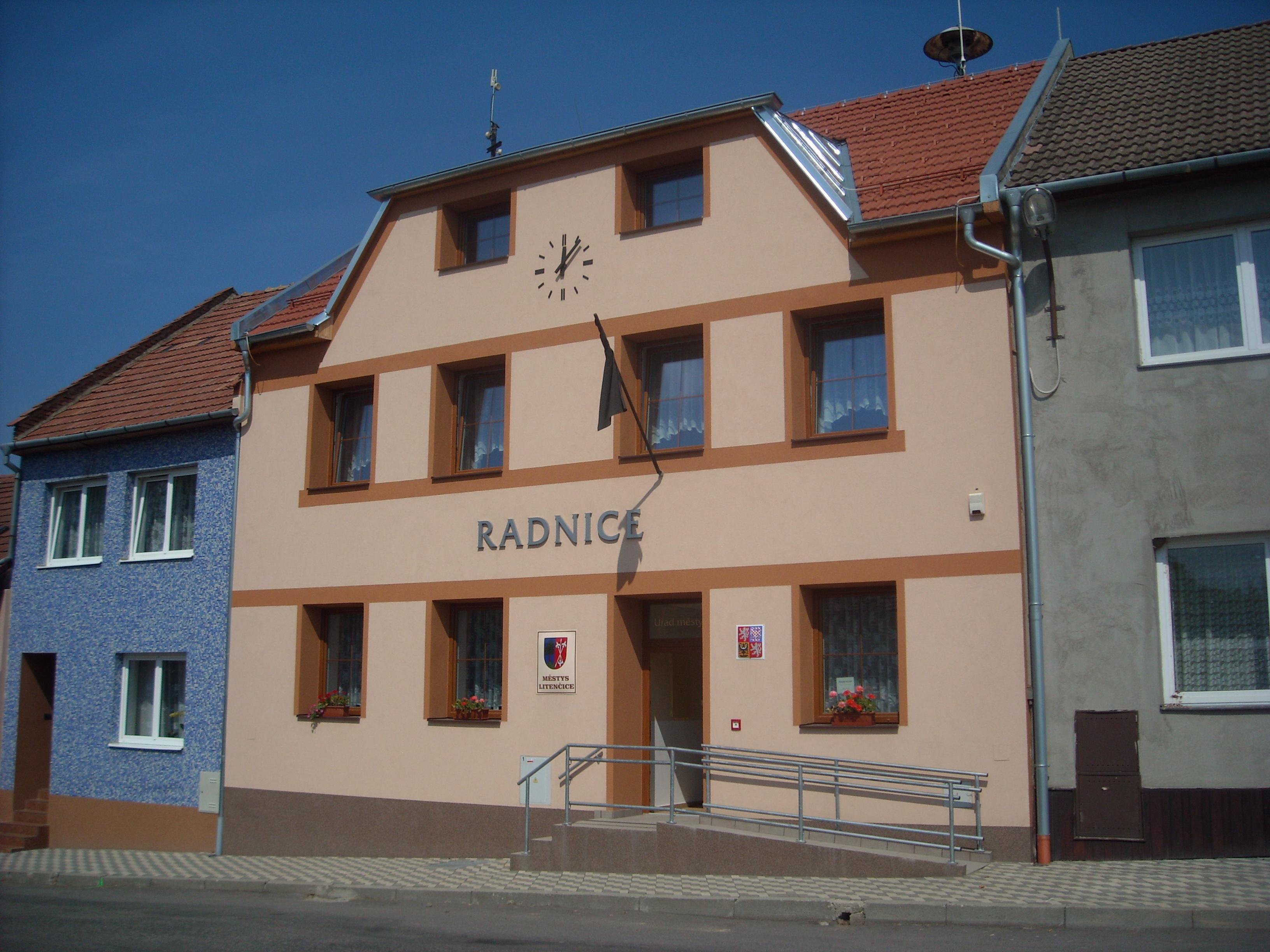 Litenčice - úřad městyse foto 2