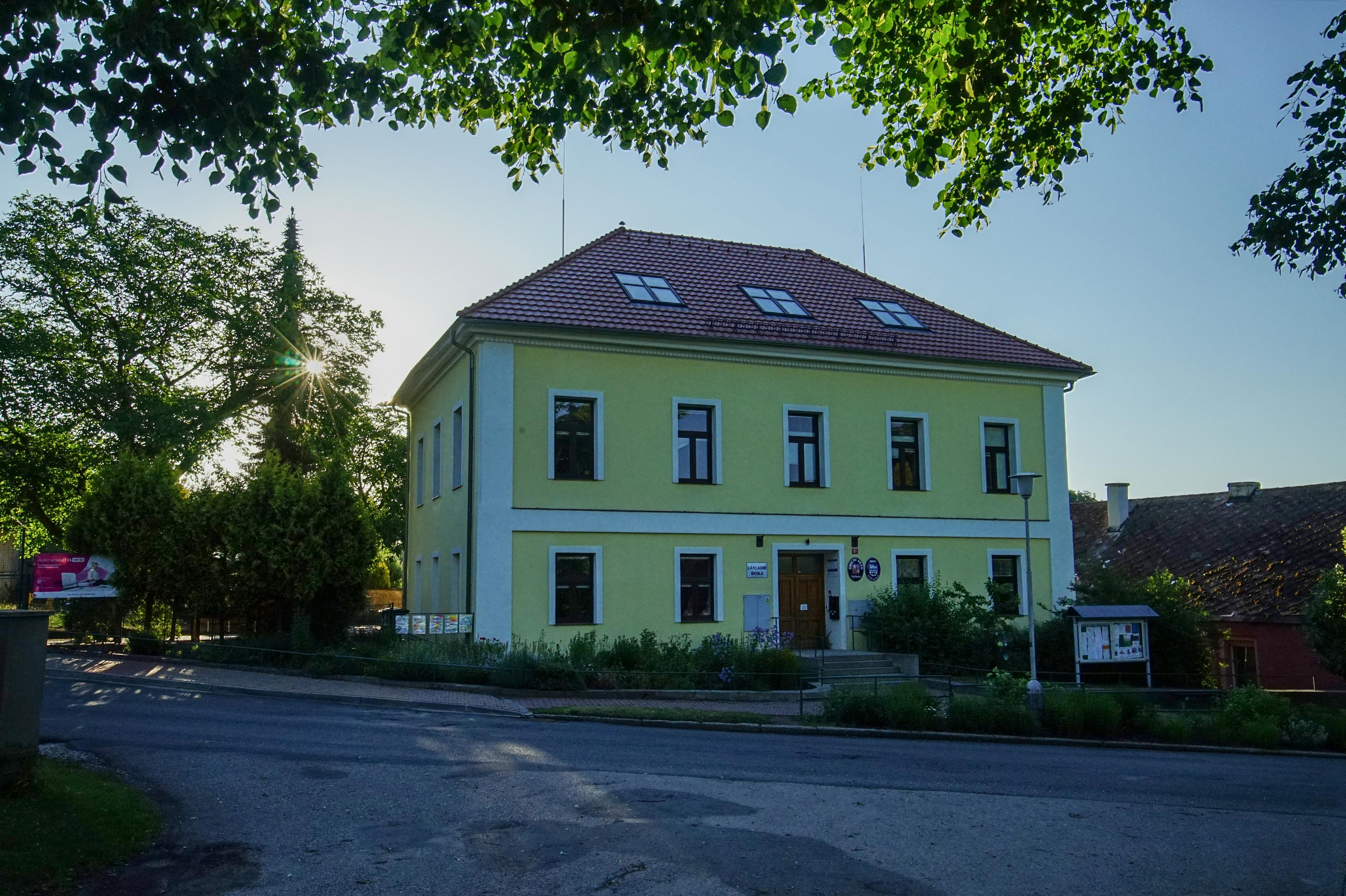 Vyžlovka - obecní úřad foto 2
