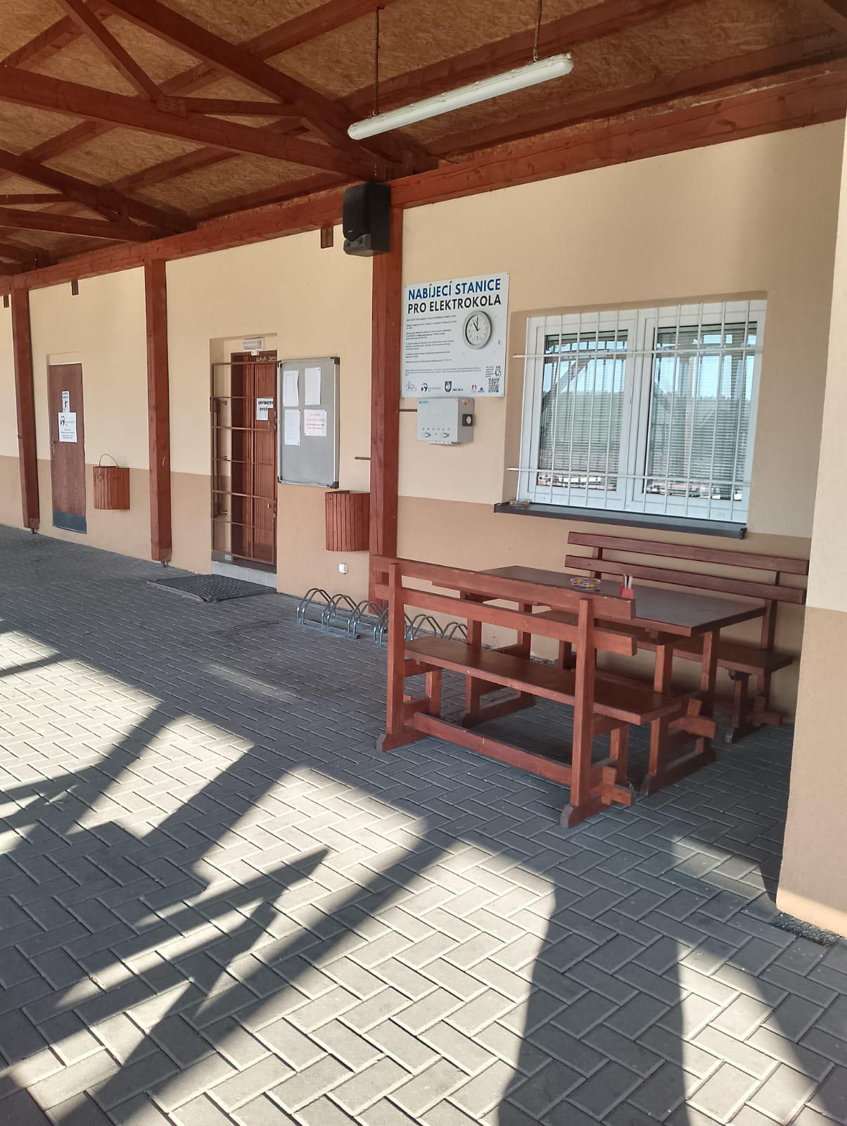 Nabíjecí stanice Hospůdka na hřišti v Bělé foto 2