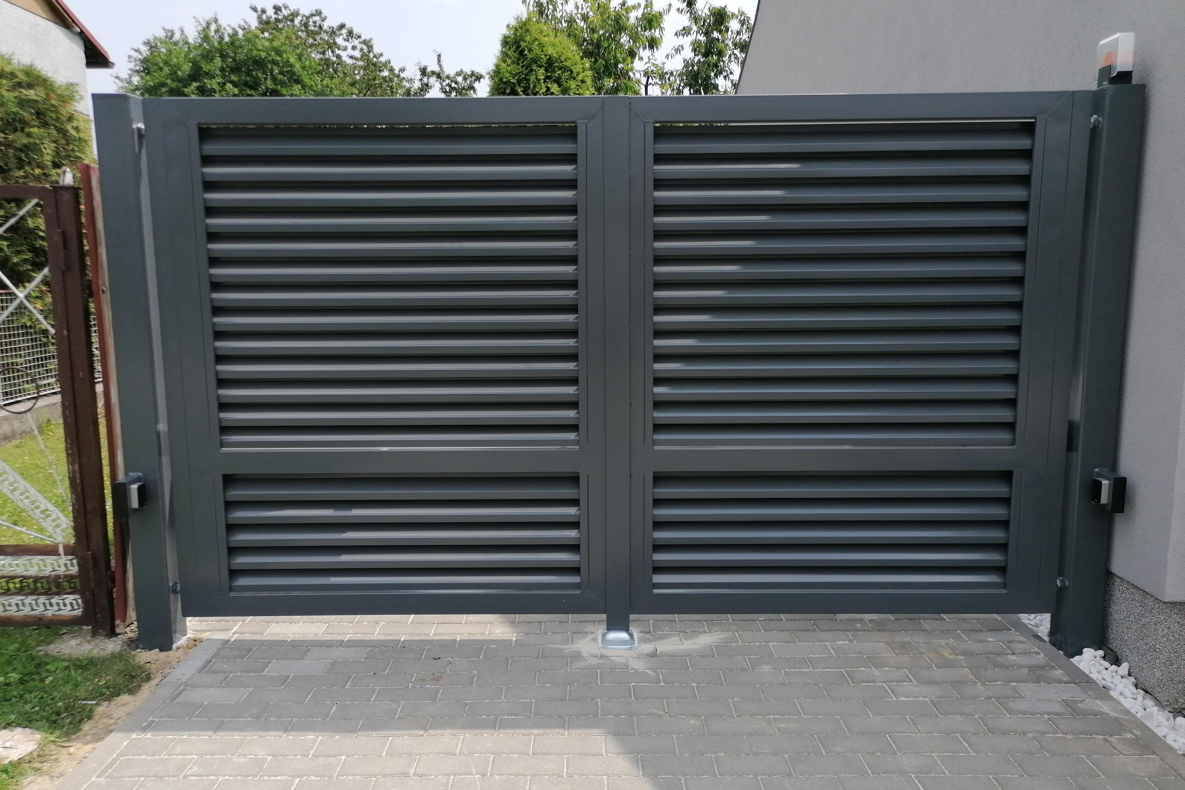 MARDES DESIGN -  posuvné brány a křídlové brány foto 1