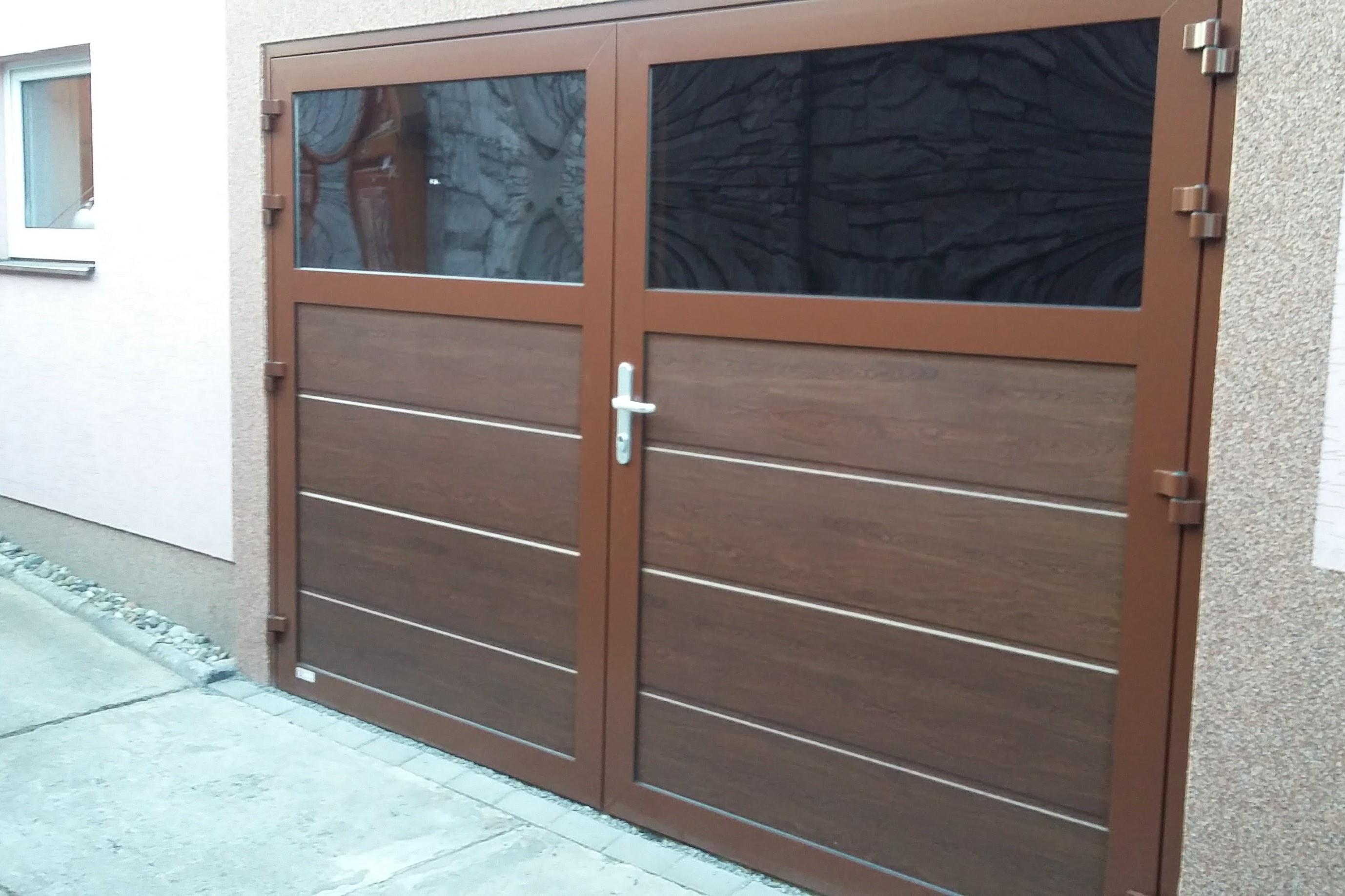 Křídlová garážová vrata