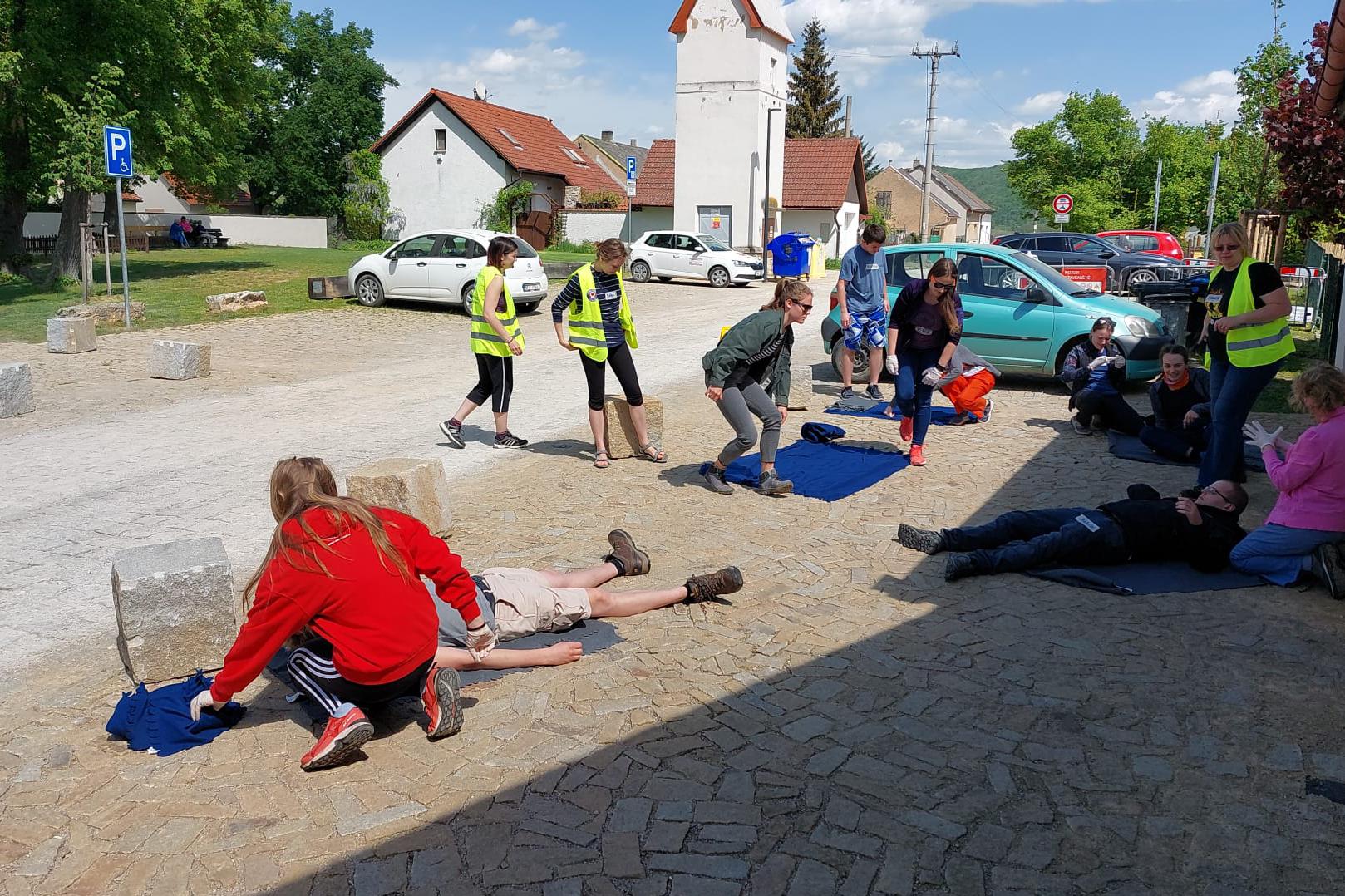 První pomoc Tetín žije