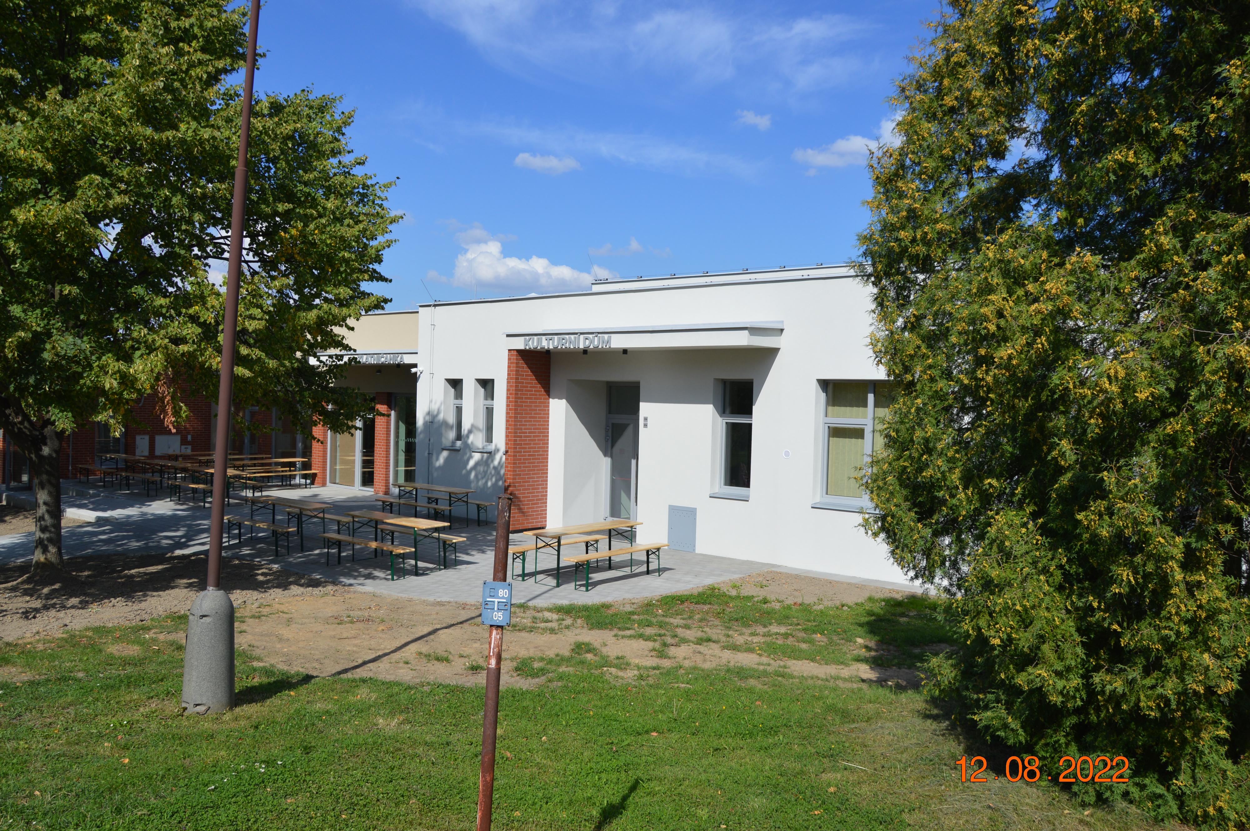 Kulturní dům Zlatníky foto 2