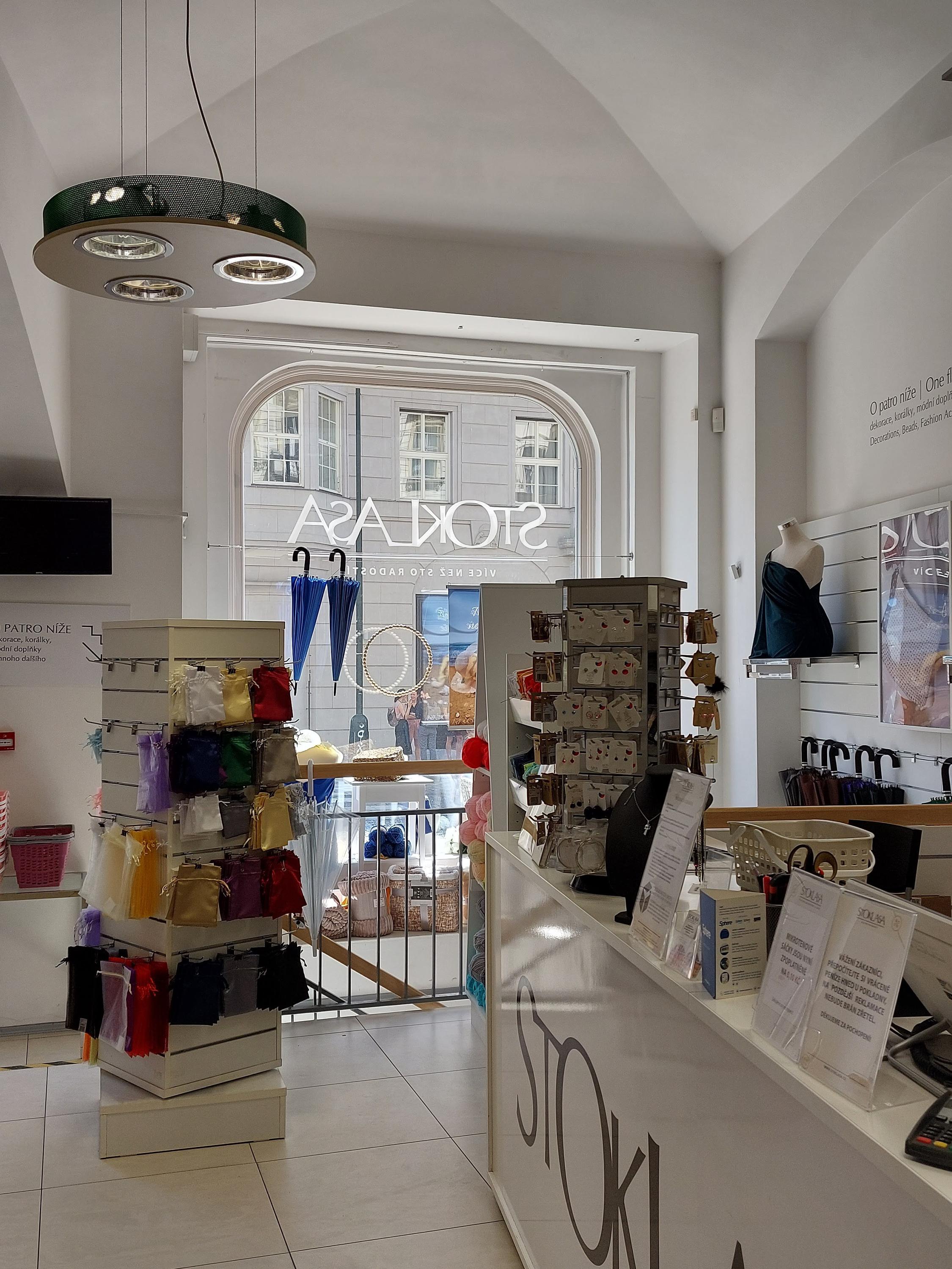 STOKLASA galanterie a látky foto 5