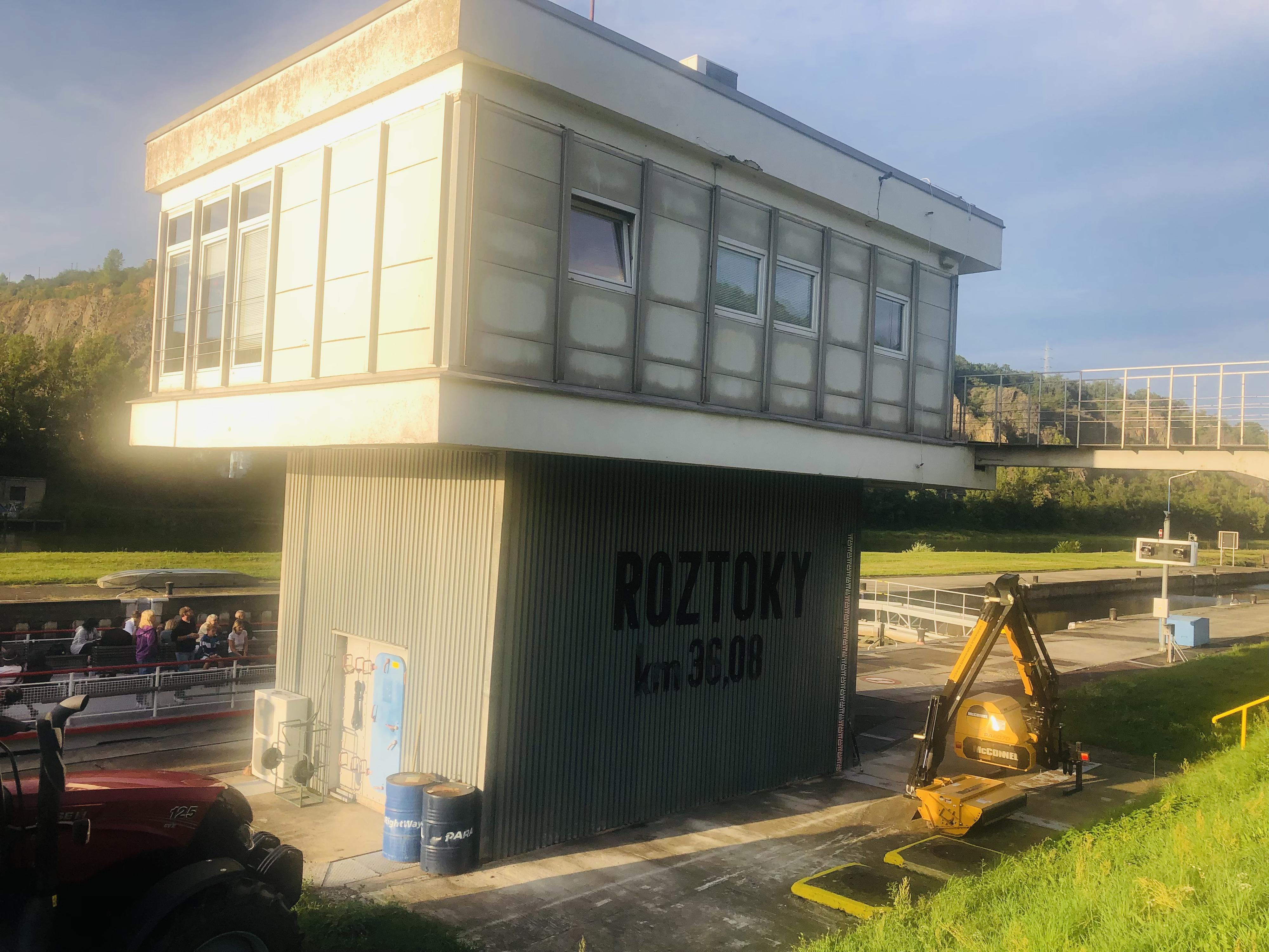 Plavební komora Roztoky