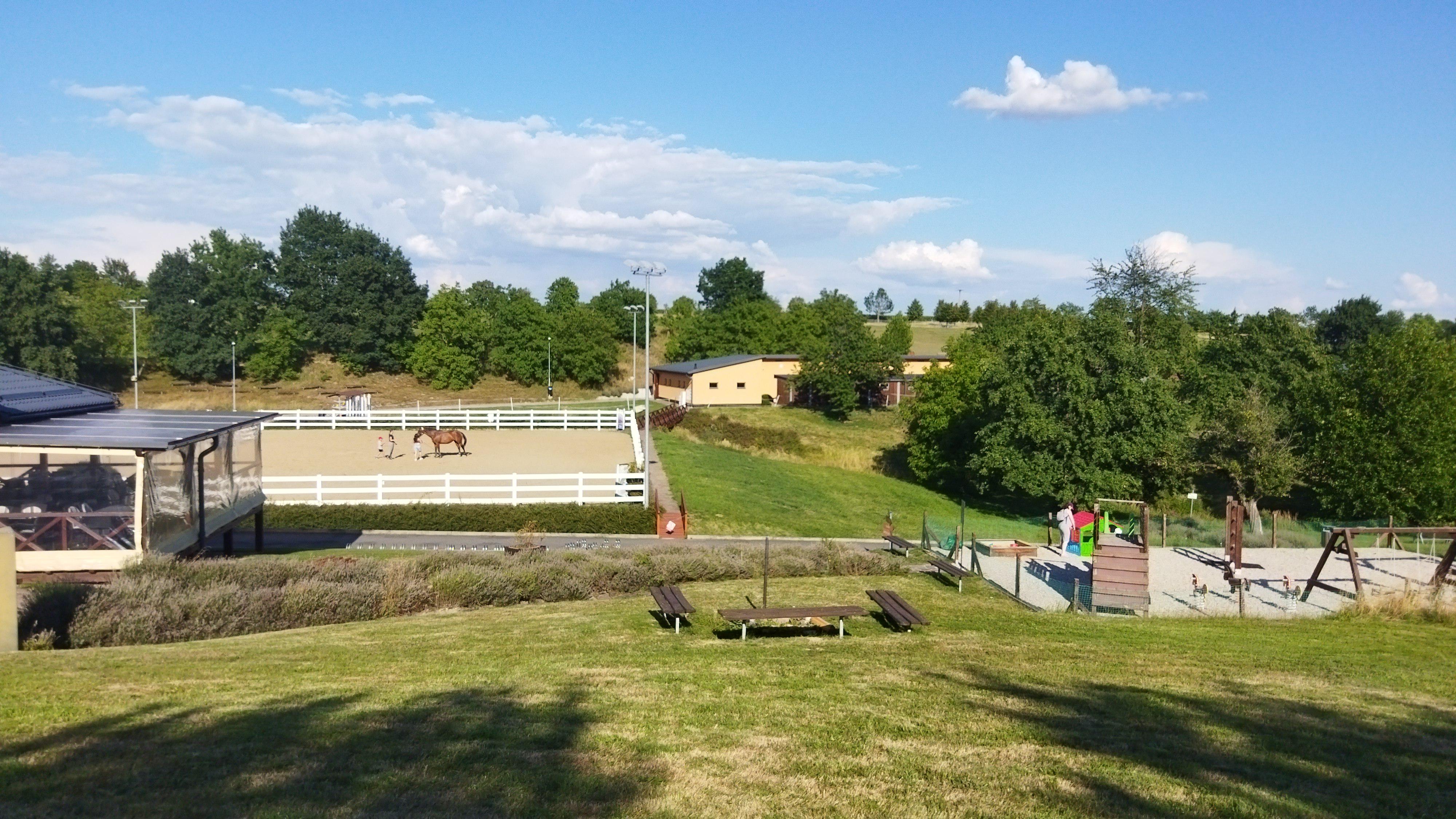 Jezdecký areál Hostinův Důl Tršice