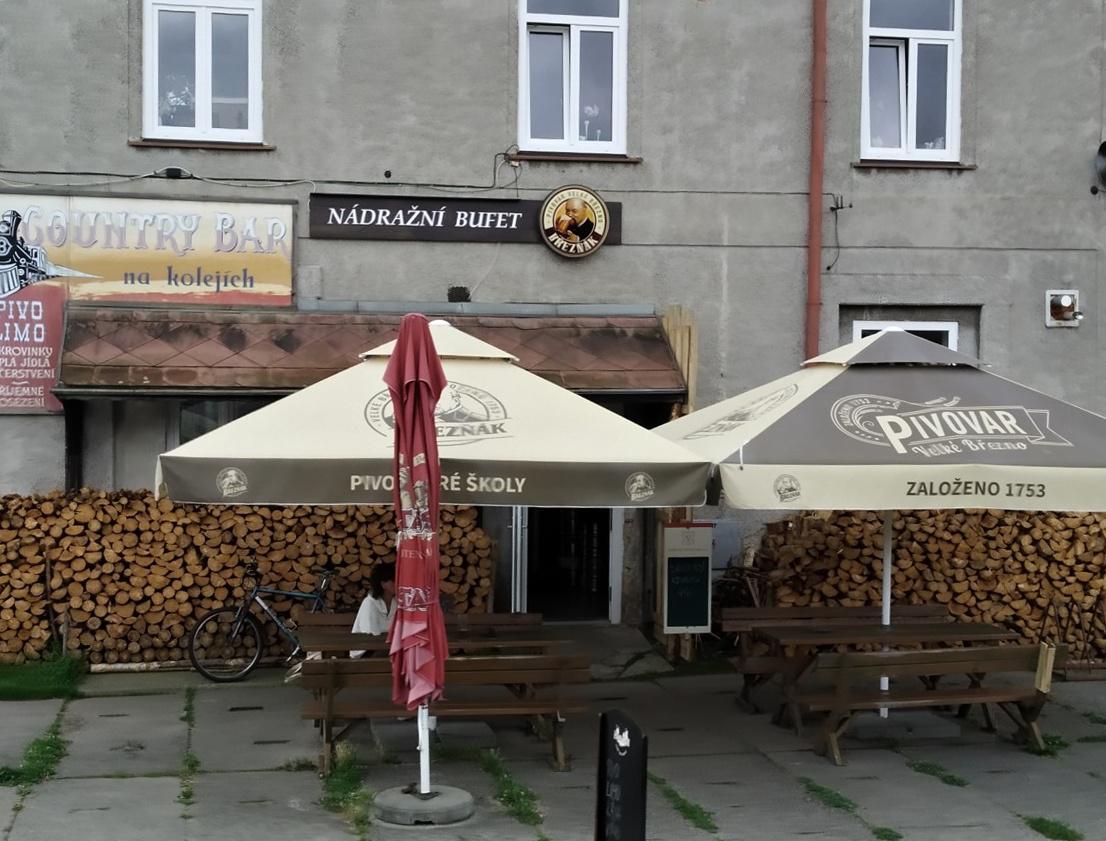 Country bar Na kolejích foto 1