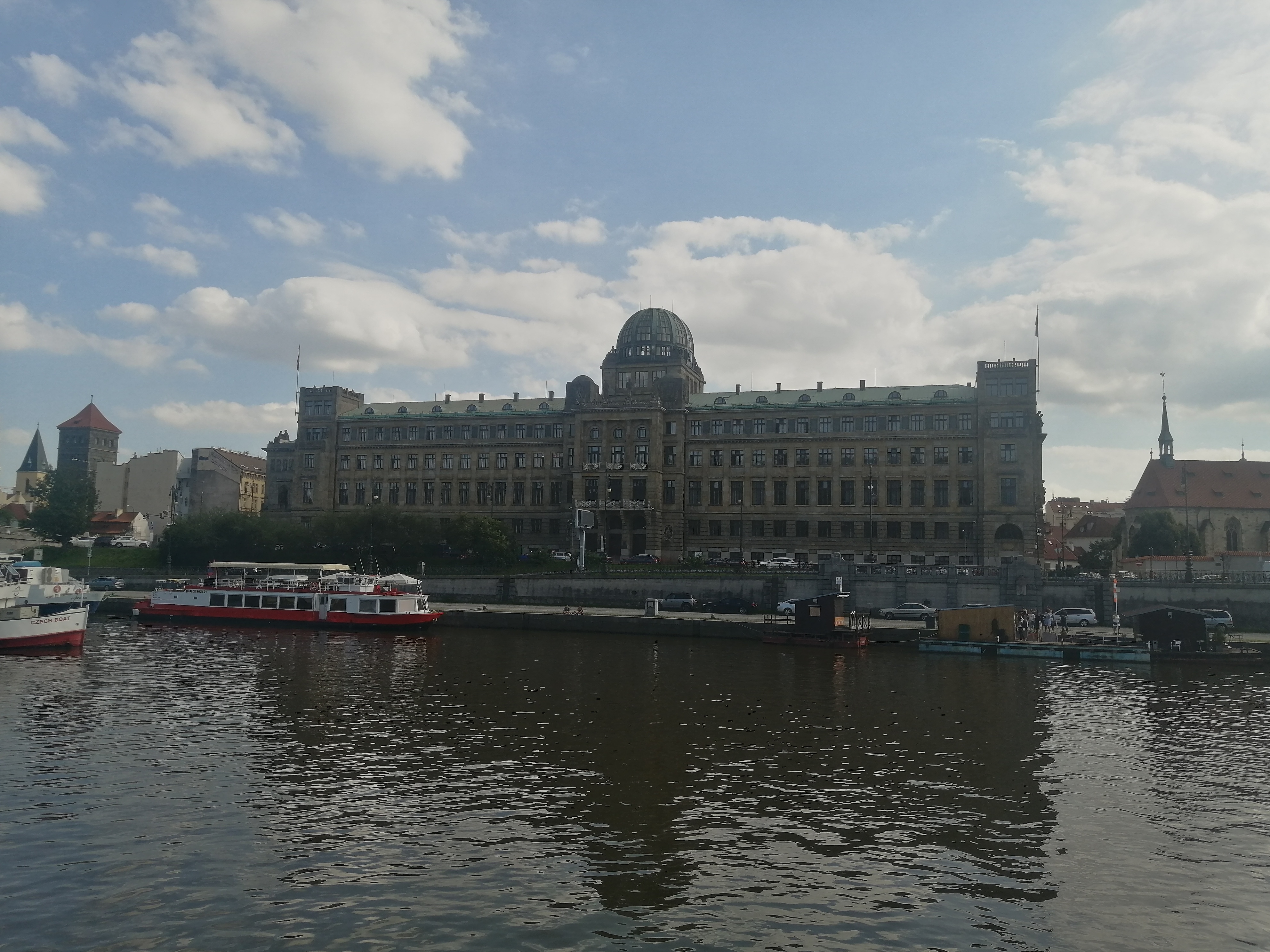 Ministerstvo průmyslu a obchodu foto 3