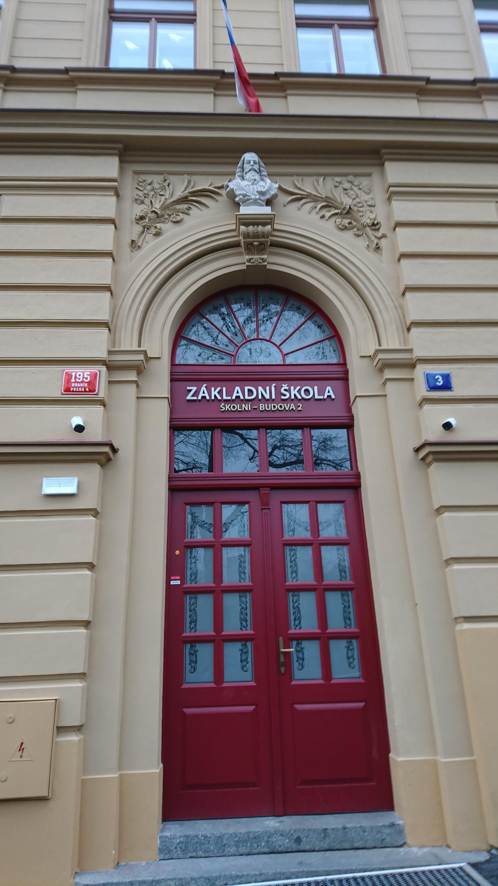 ZŠ Praha 4, Školní foto 6