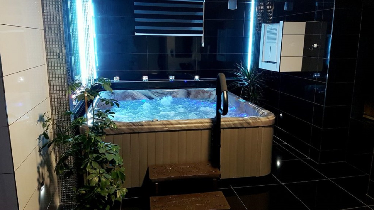 Privátní wellness - vířivá vana, sauna, relax zóna