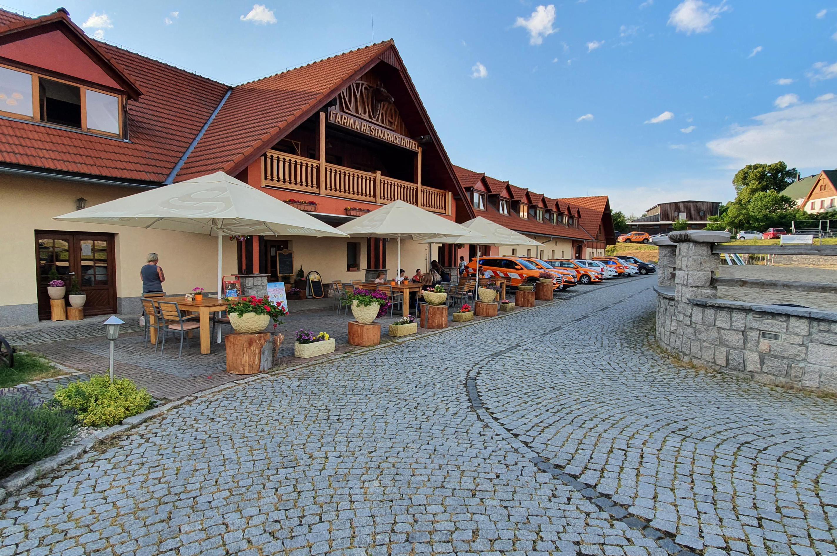 Farma Vysoká - Koňské Stáje