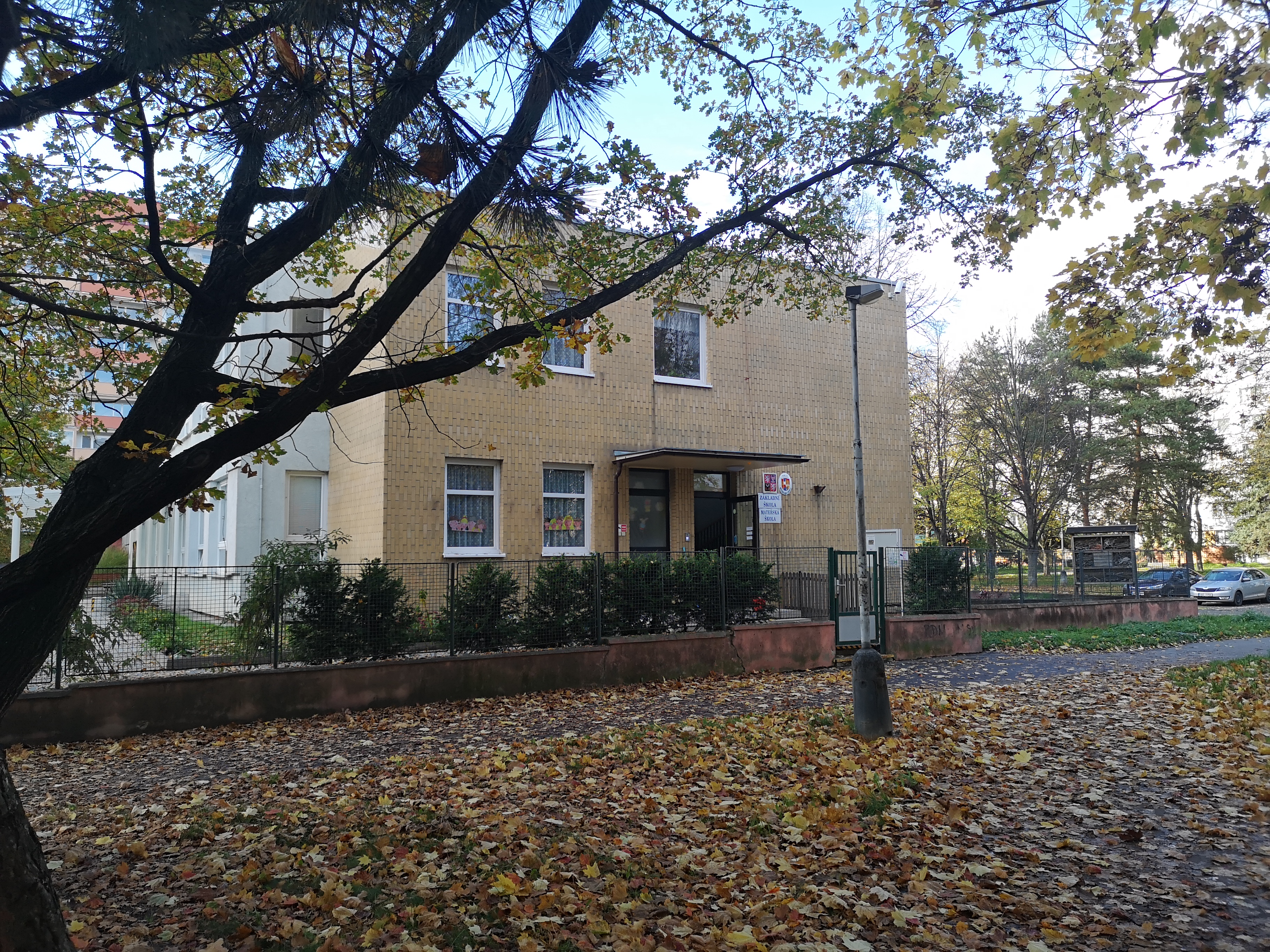 ZŠ a MŠ Na Slovance, Praha 8