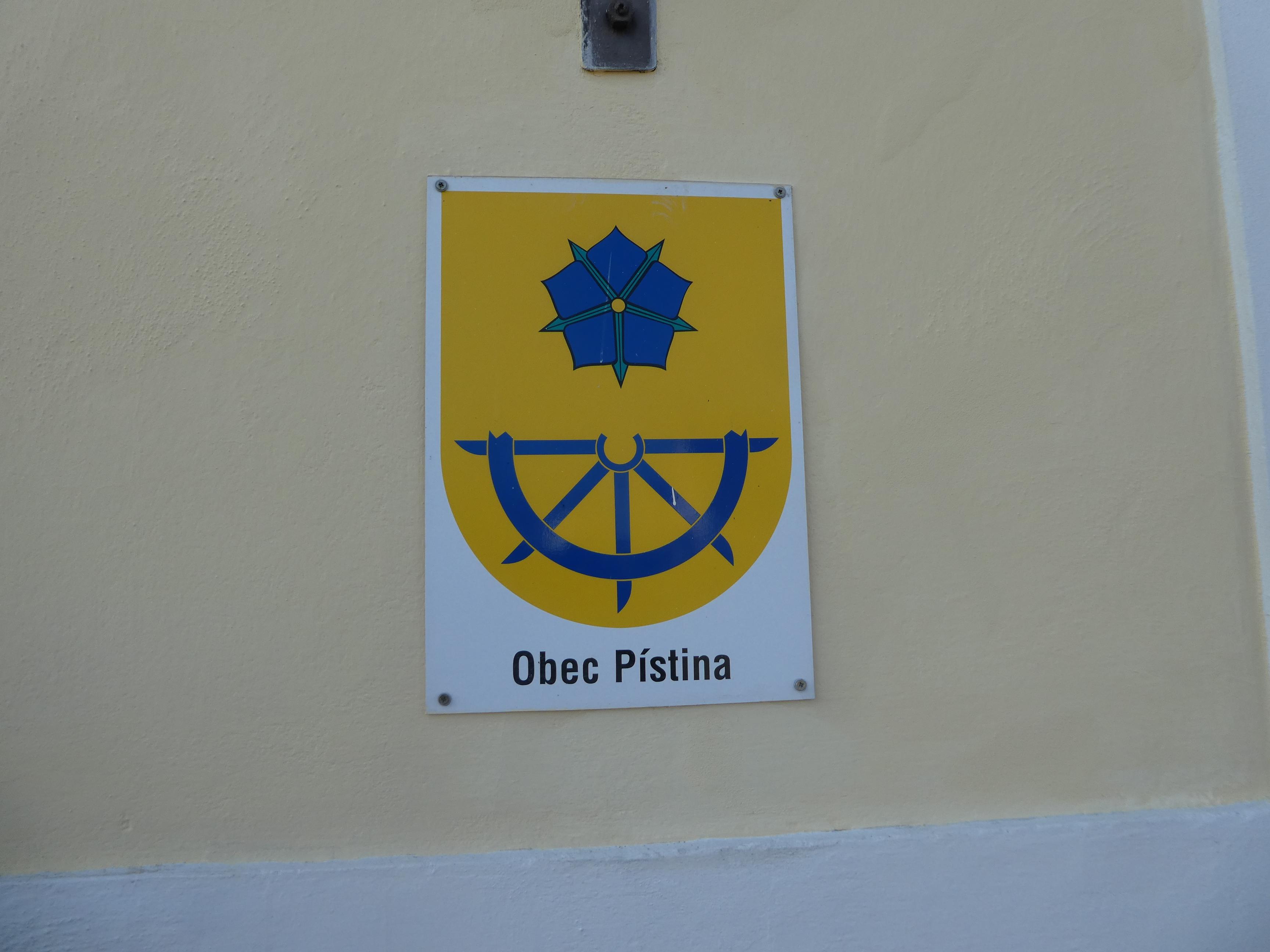 Pístina - obecní úřad foto 2