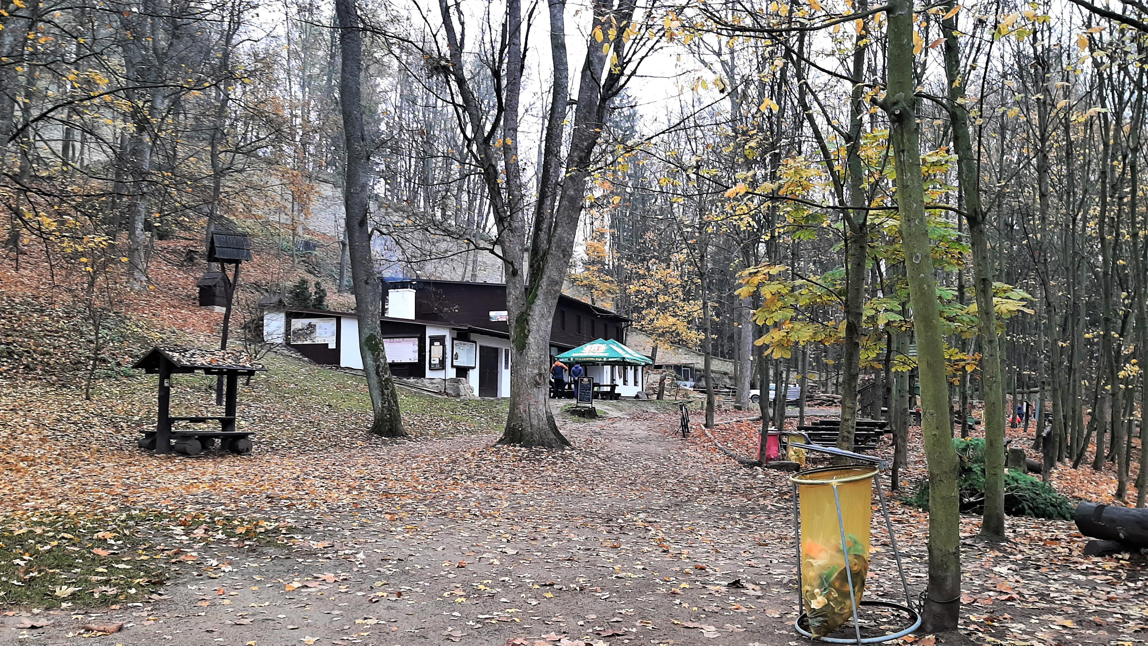 Hospůdka na hradě Lukov foto 4