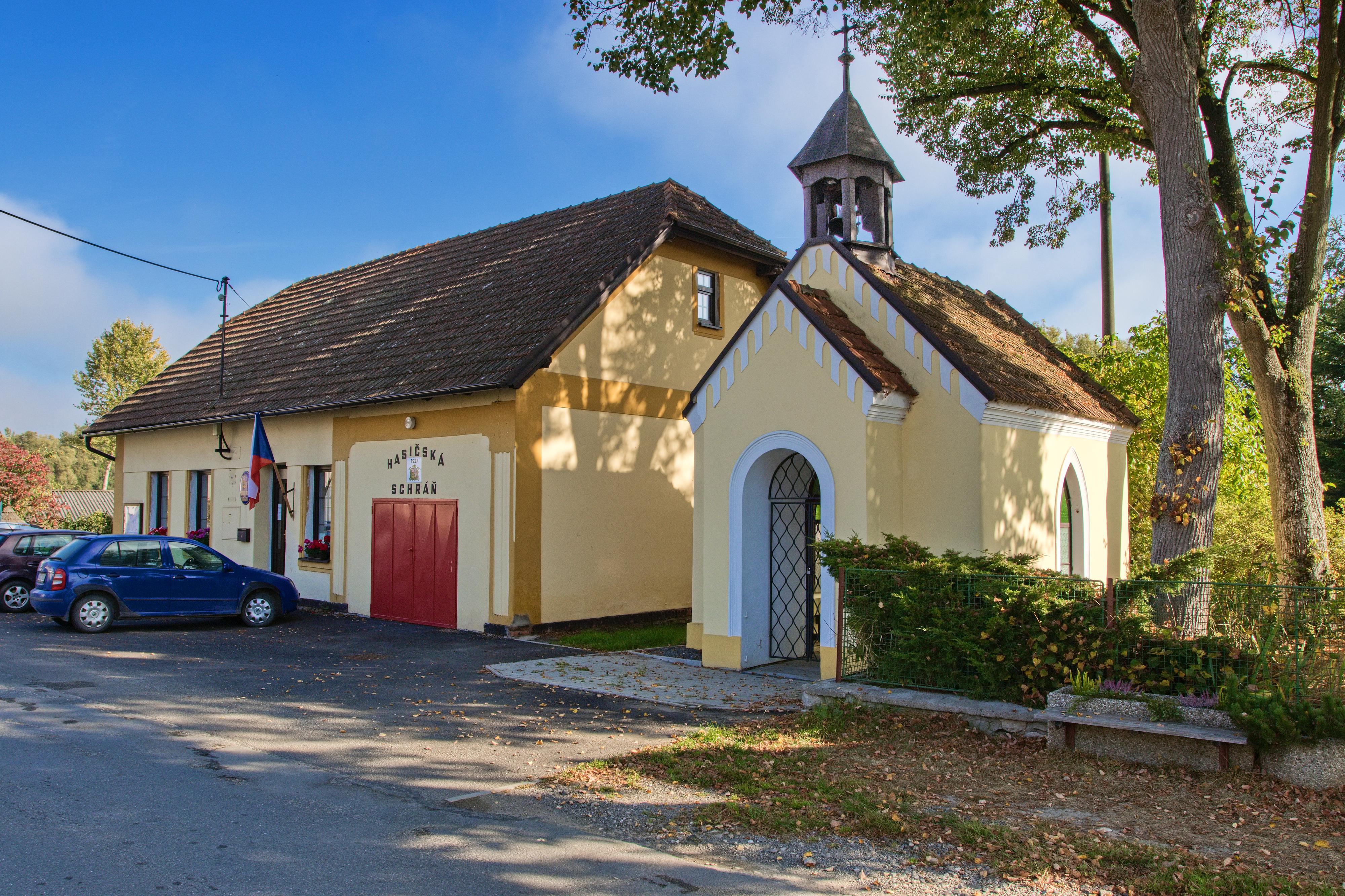 Dlouhá Lhota - obecní úřad foto 6