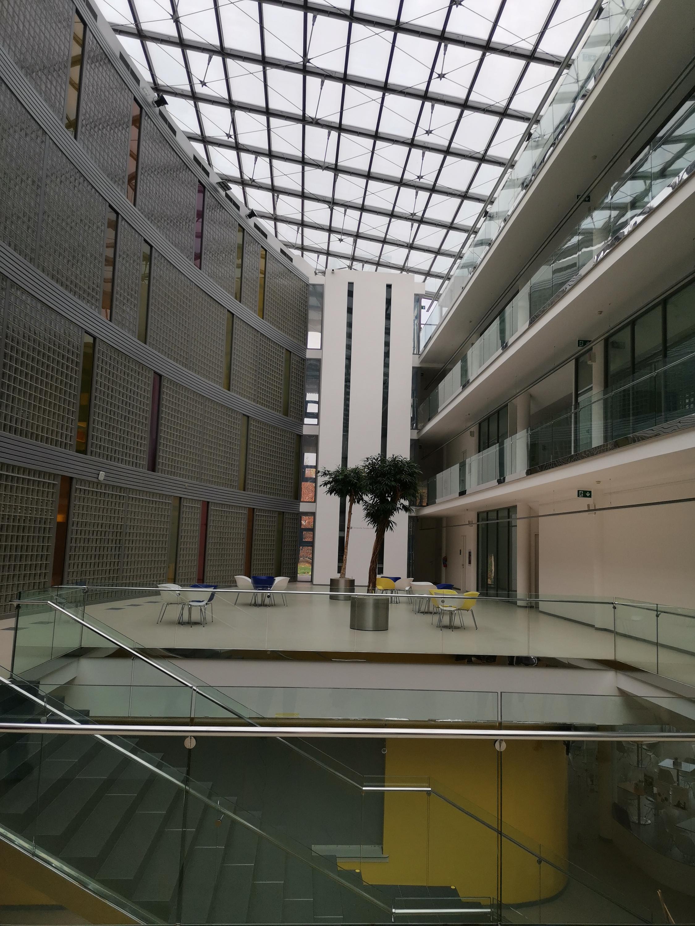 Knihovna Univerzity Tomáše Bati ve Zlíně foto 2