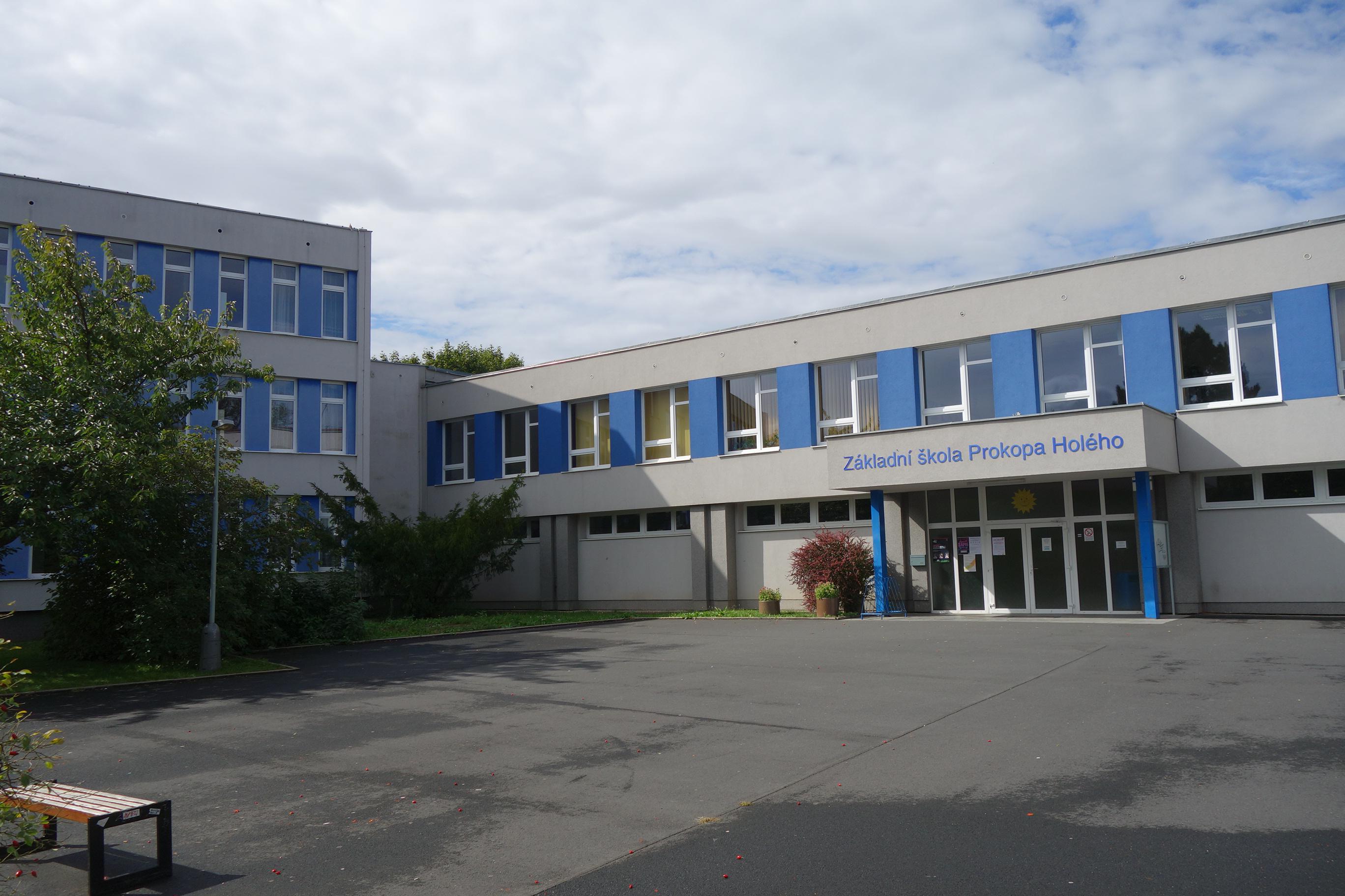 Základní škola Louny, Prokopa Holého 2632, příspěvková organizace foto 3