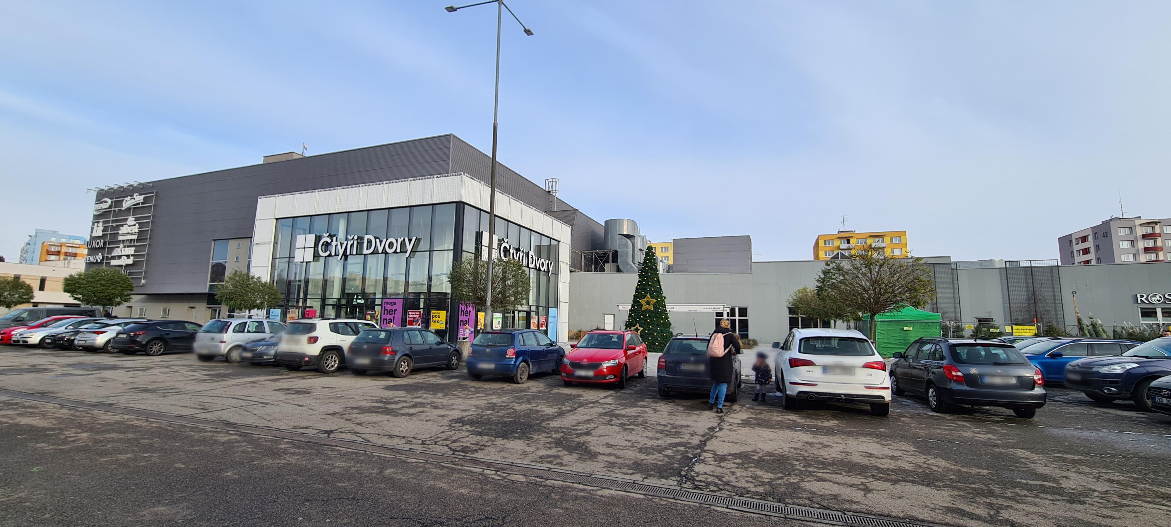 OC Čtyři Dvory foto 4