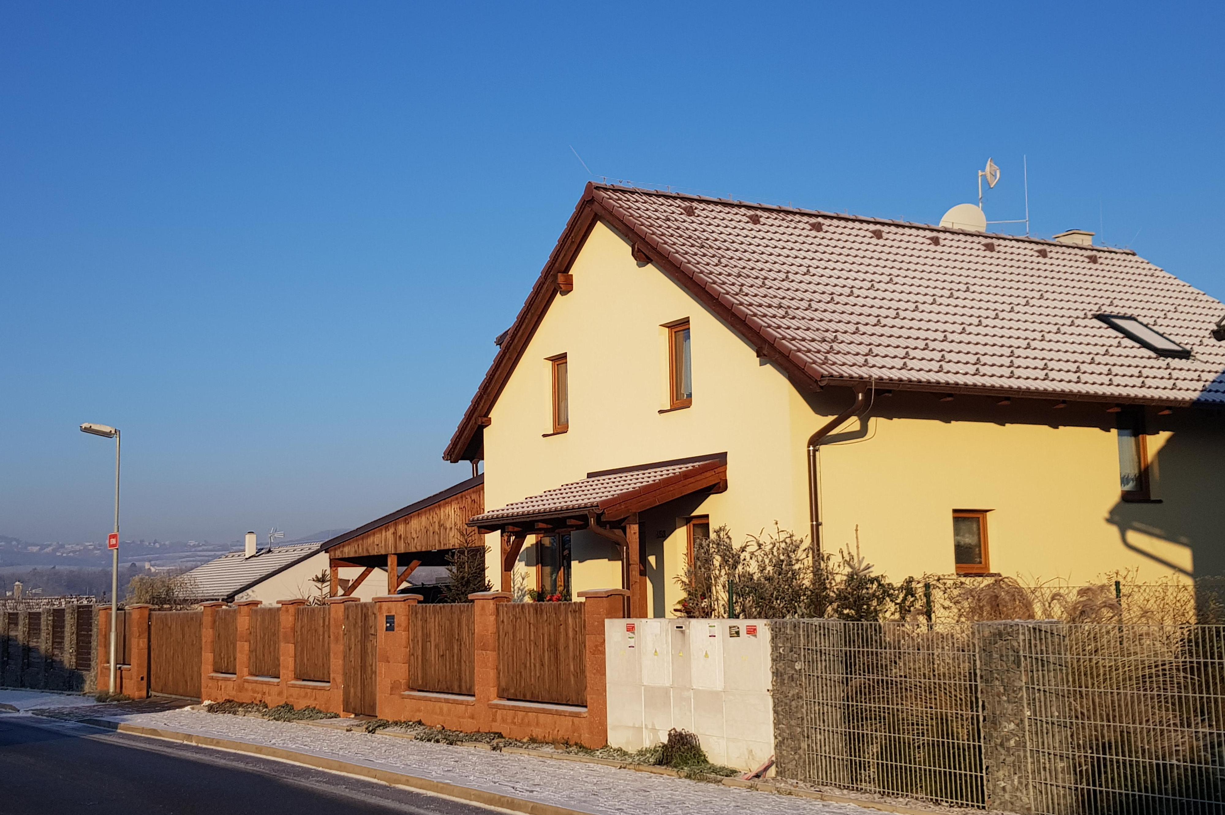 Denisa Dřevěná Remax Prestige foto 1