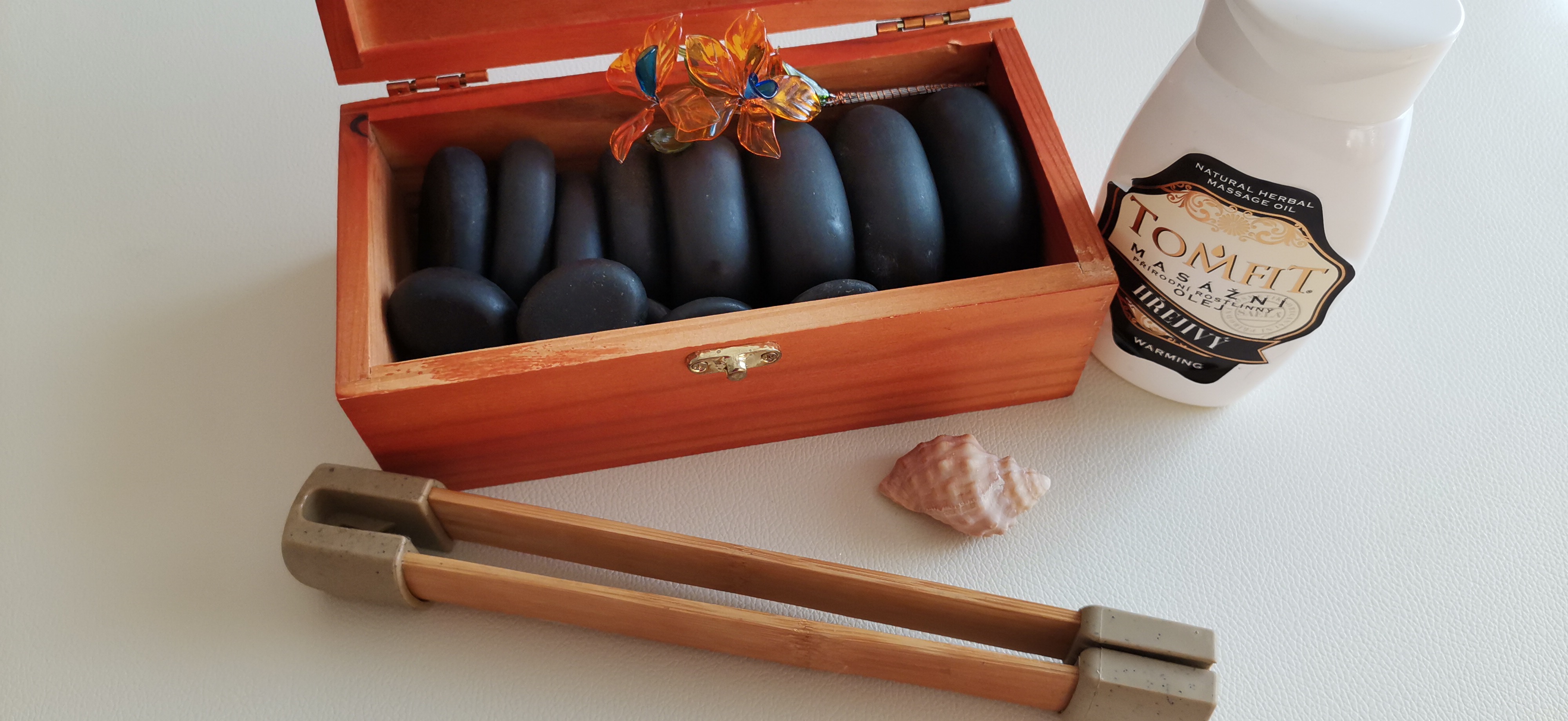 Masáž lávovými kameny - Hot stones