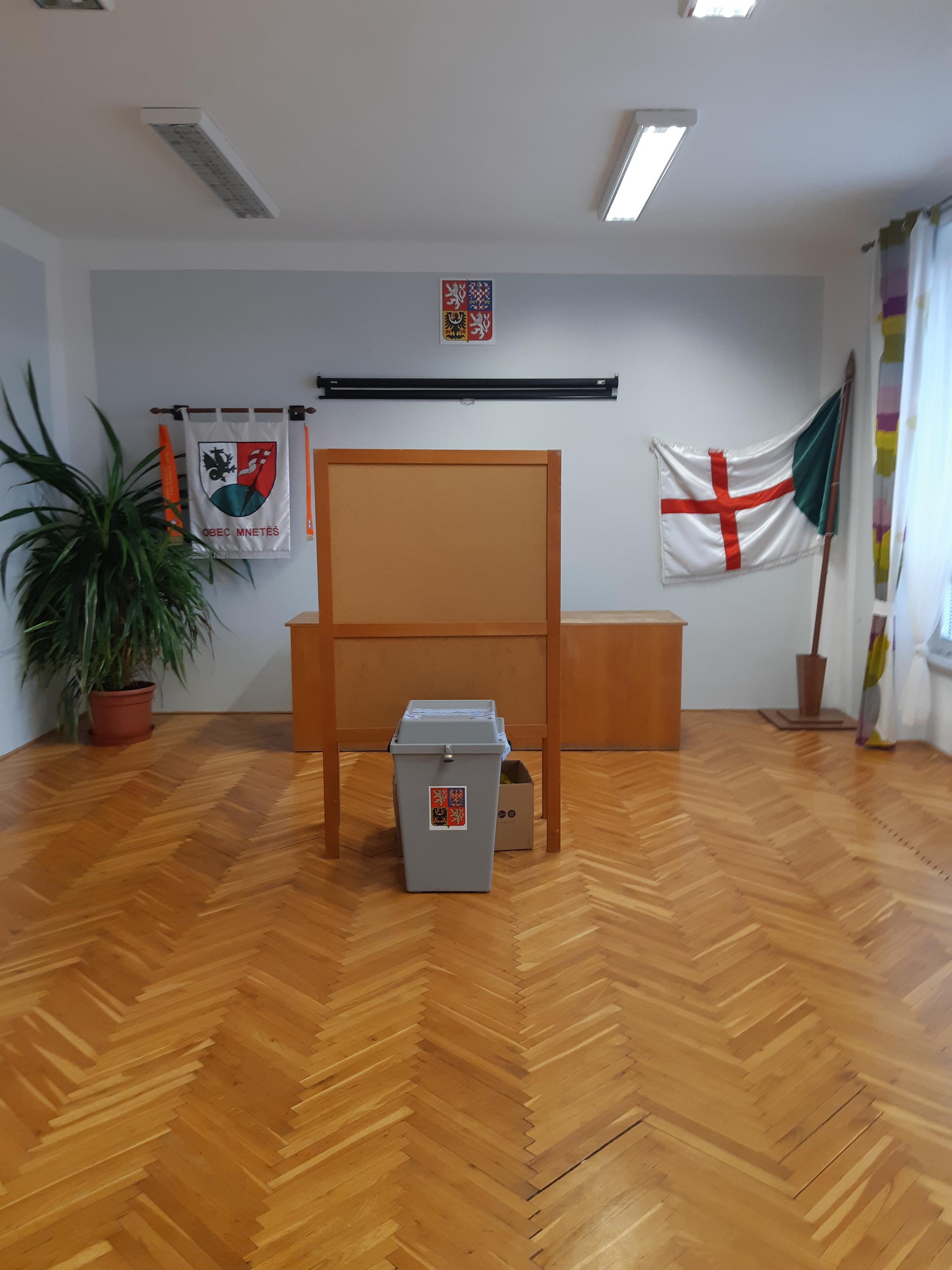 Mnetěš - obecní úřad foto 2