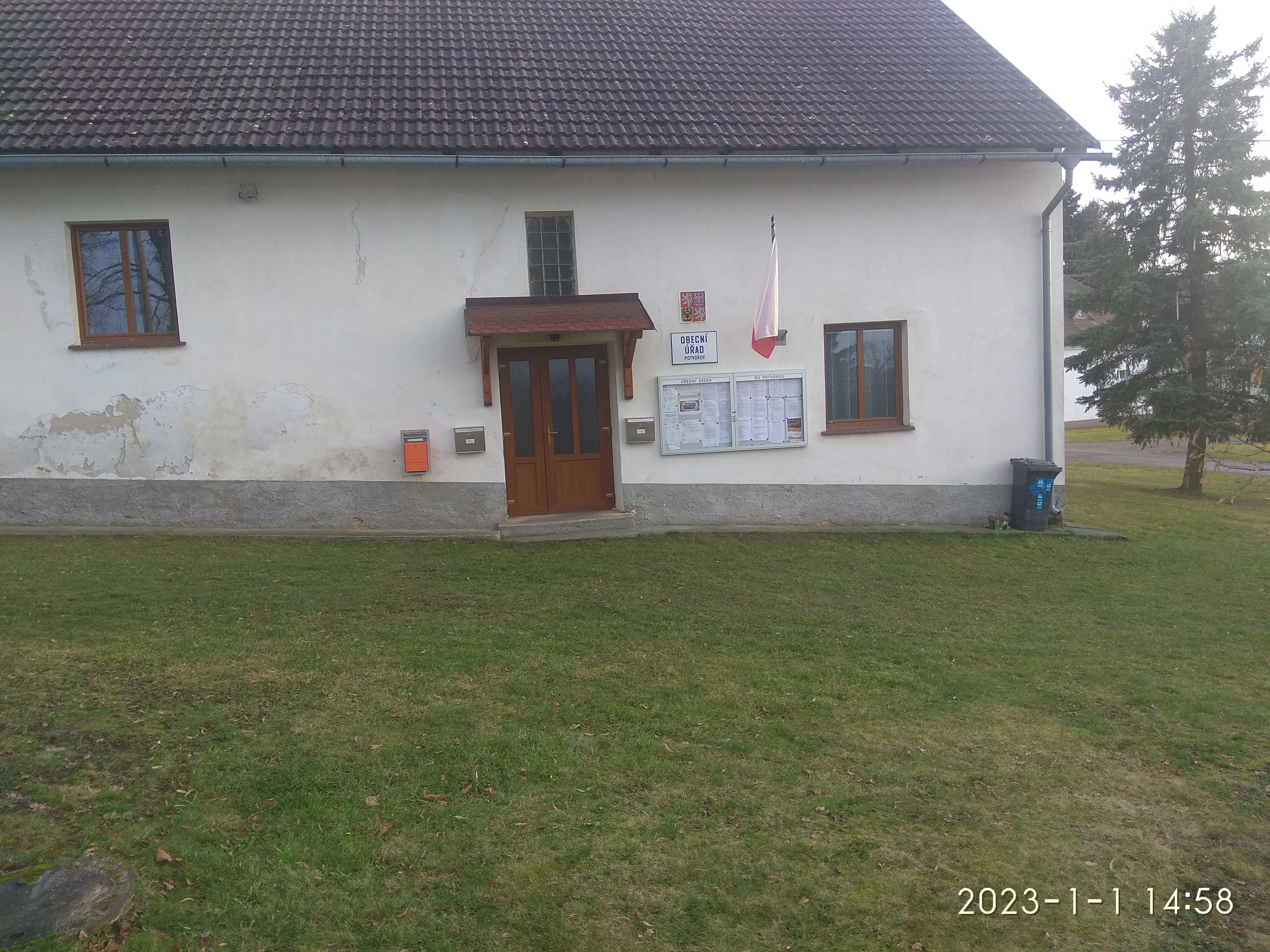Potvorov - obecní úřad foto 3