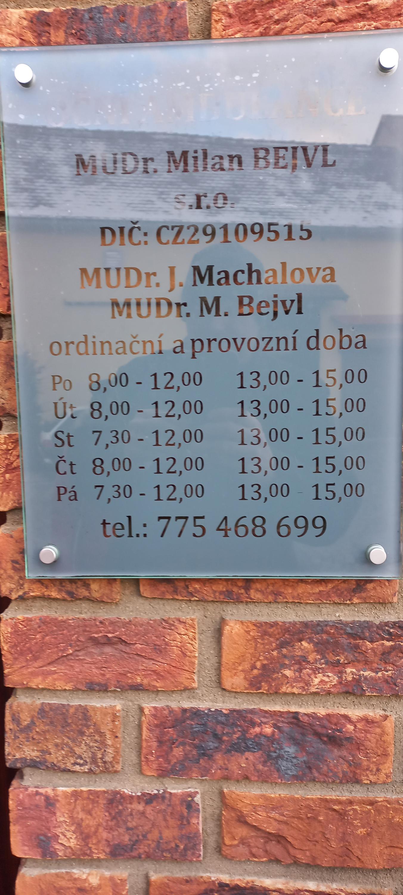 MUDr. Milan Bejvl - oční lékář foto 5