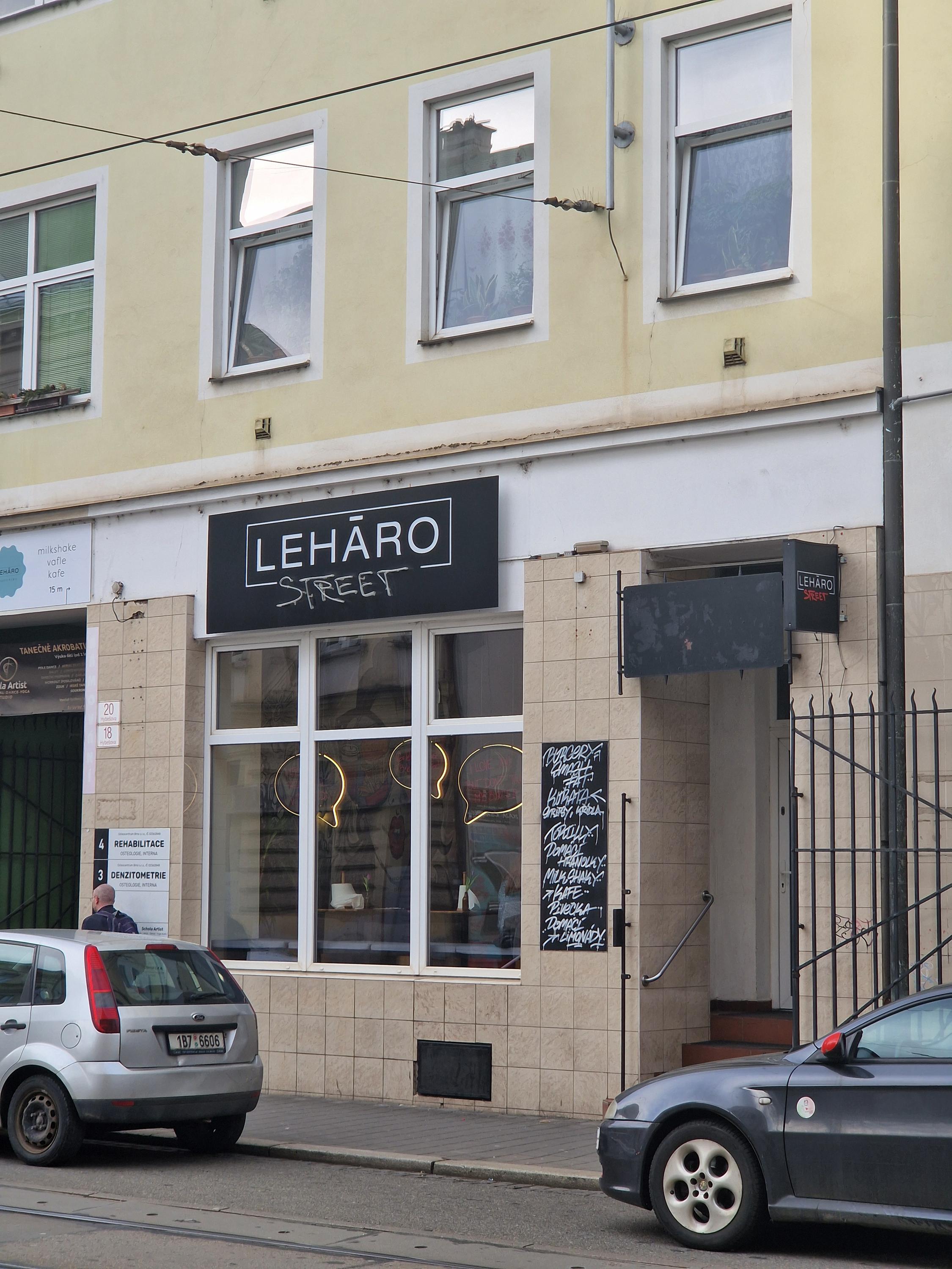 Leháro Street foto 2