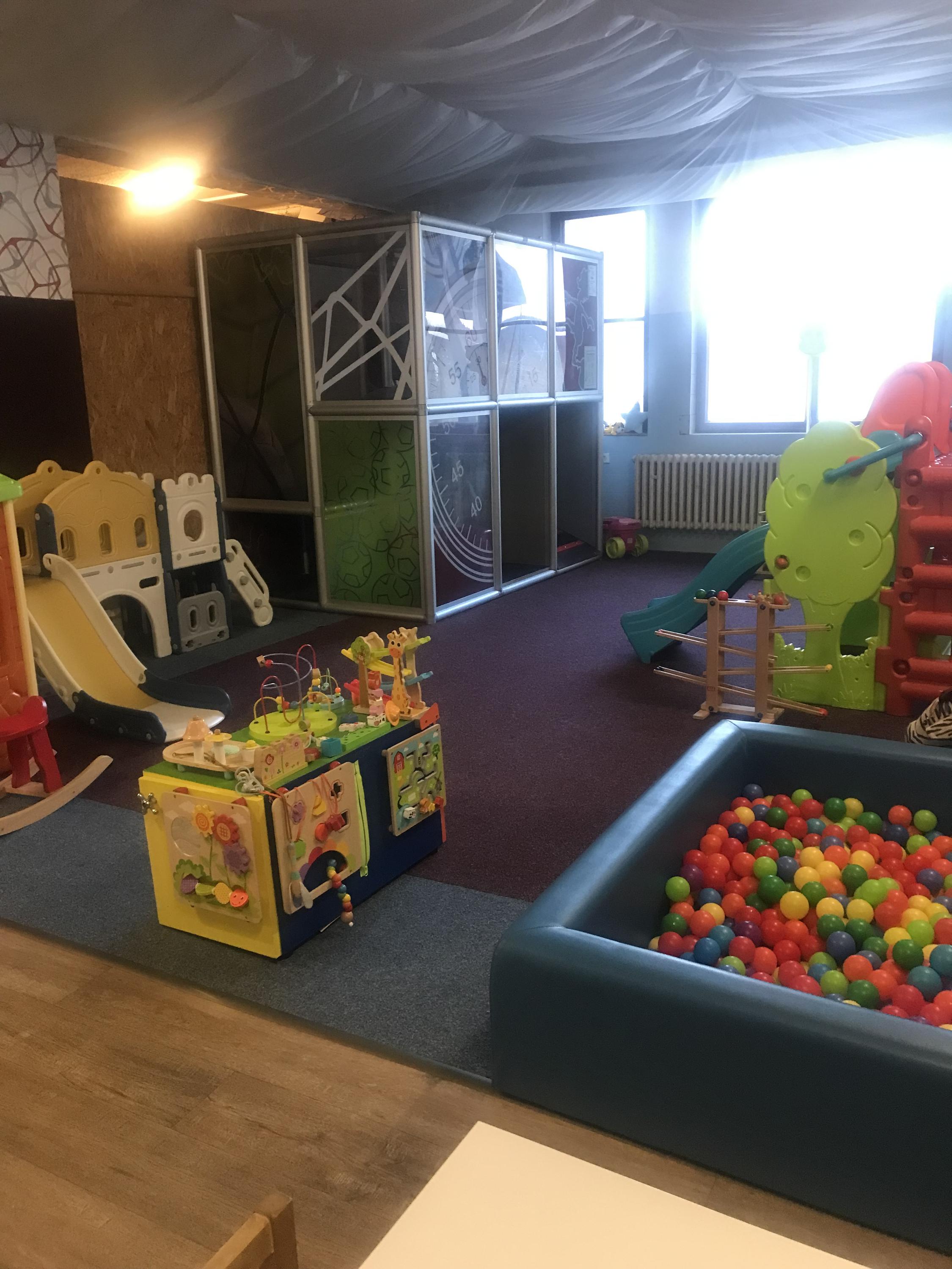 Kavárna a cukrárna U Přátel foto 4