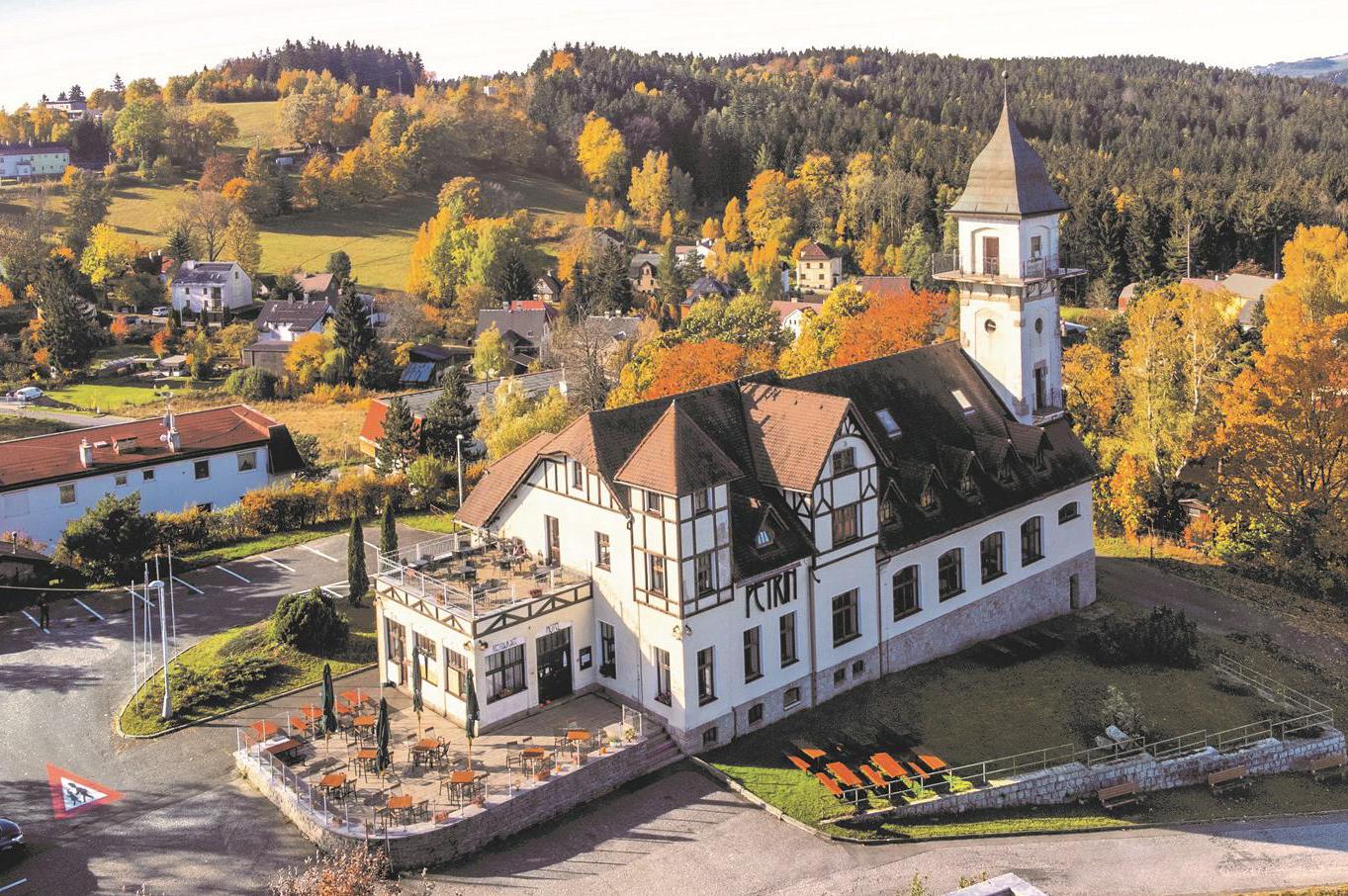 Petřín - vyhlídková restaurace a hotel
