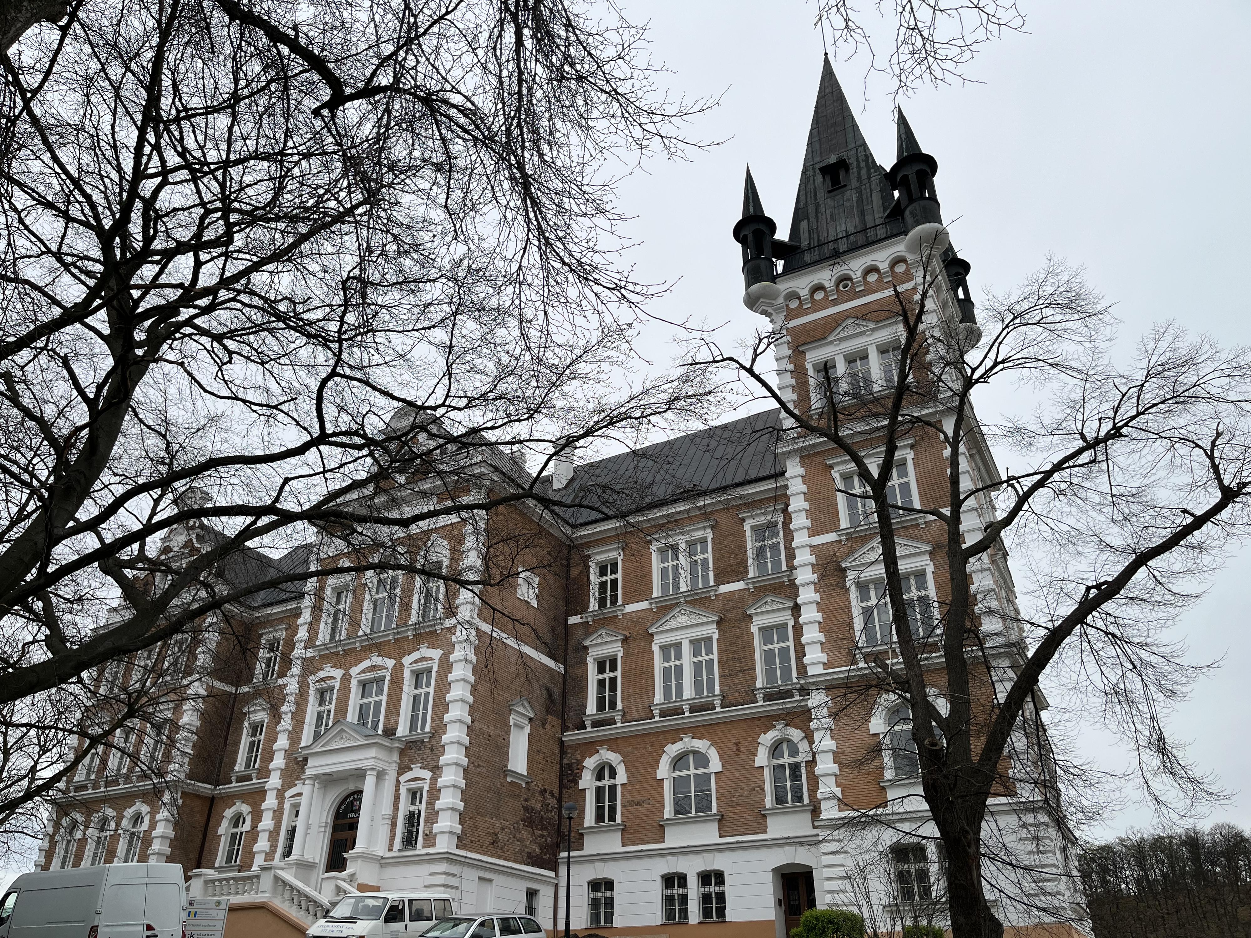 Hotelová škola, Obchodní akademie a Střední průmyslová škola, Teplice foto 2