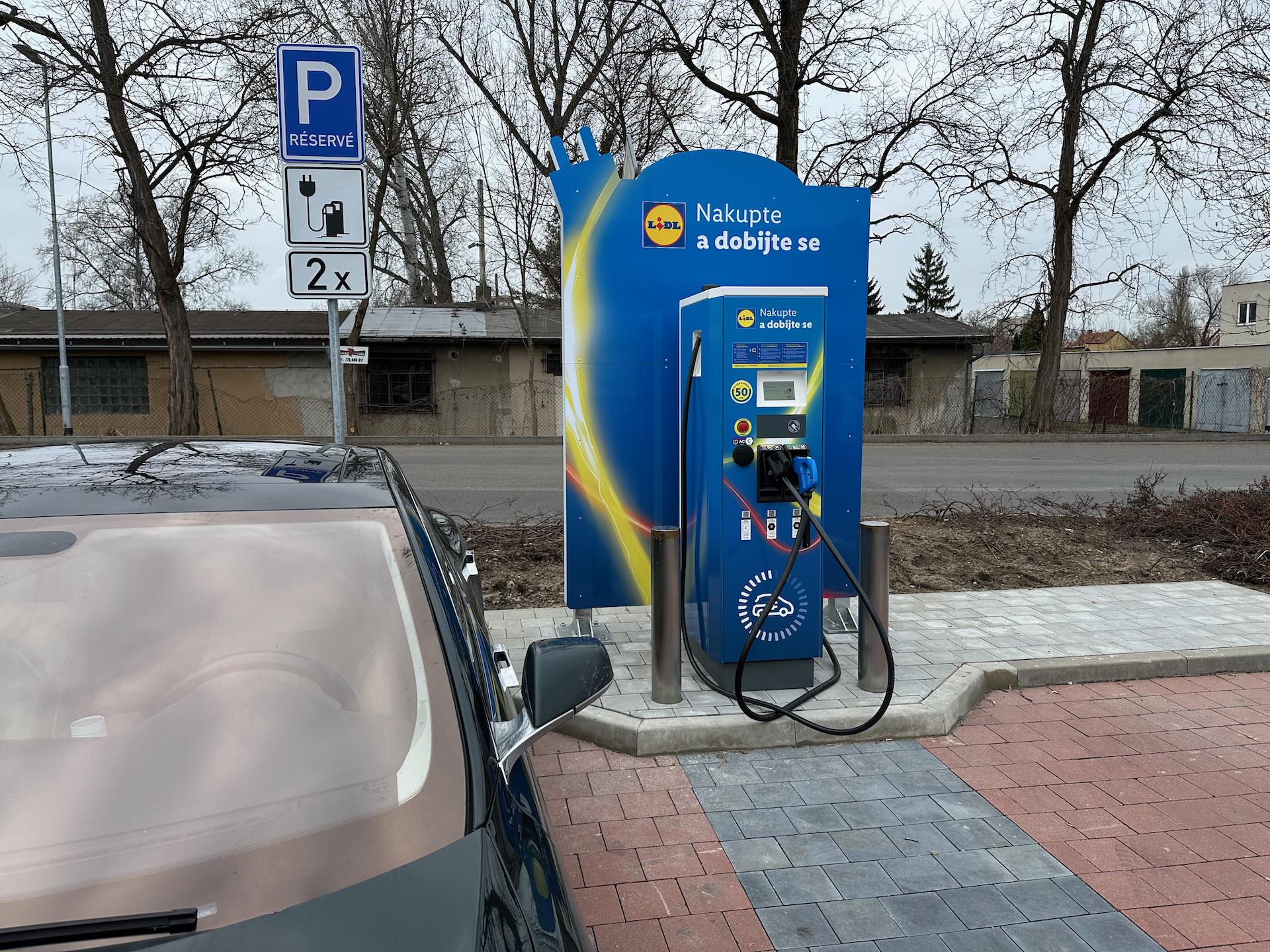 Nabíjecí stanice Lidl