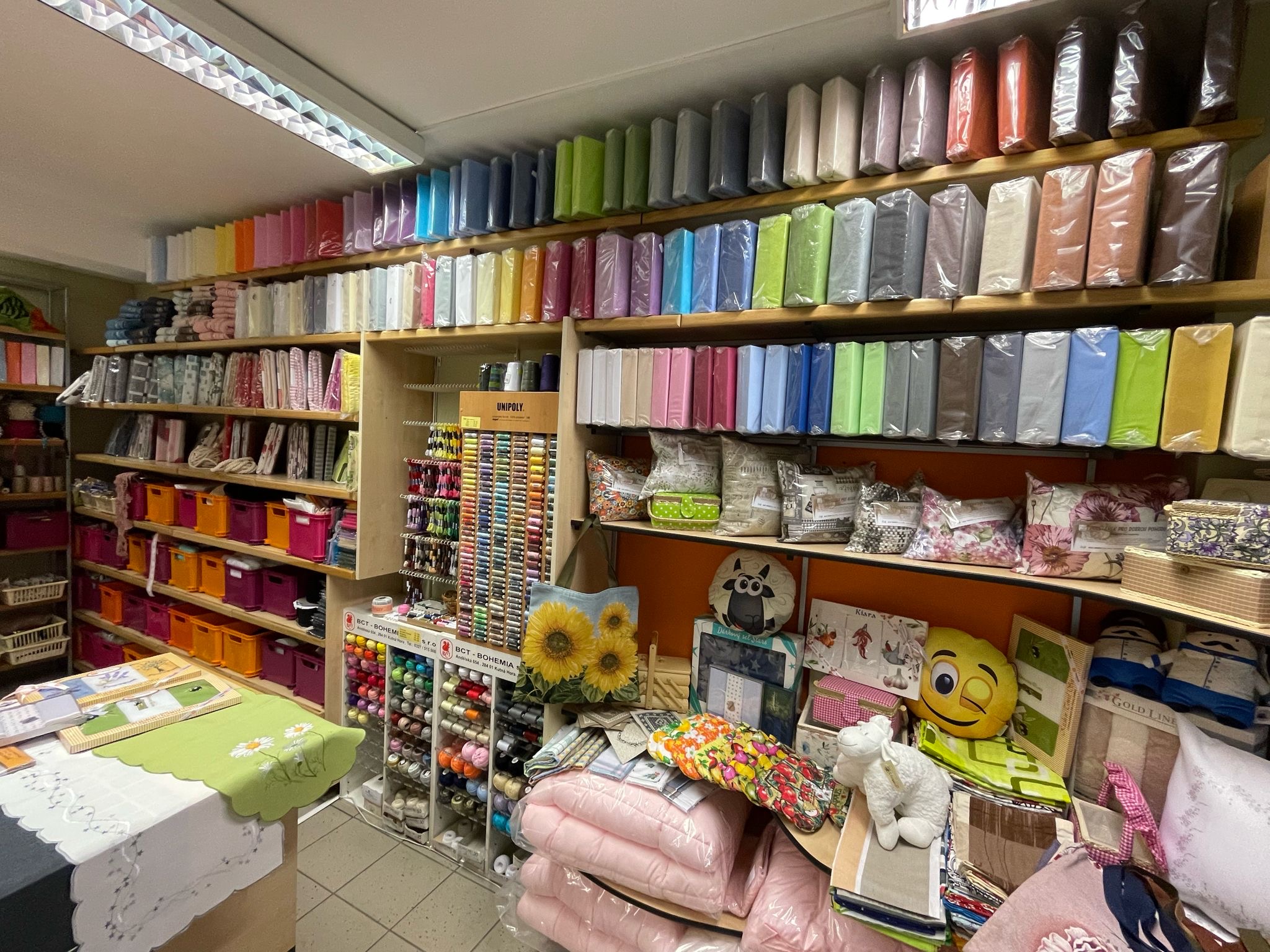 KATKA - látky, galanterie, bytový textil foto 2