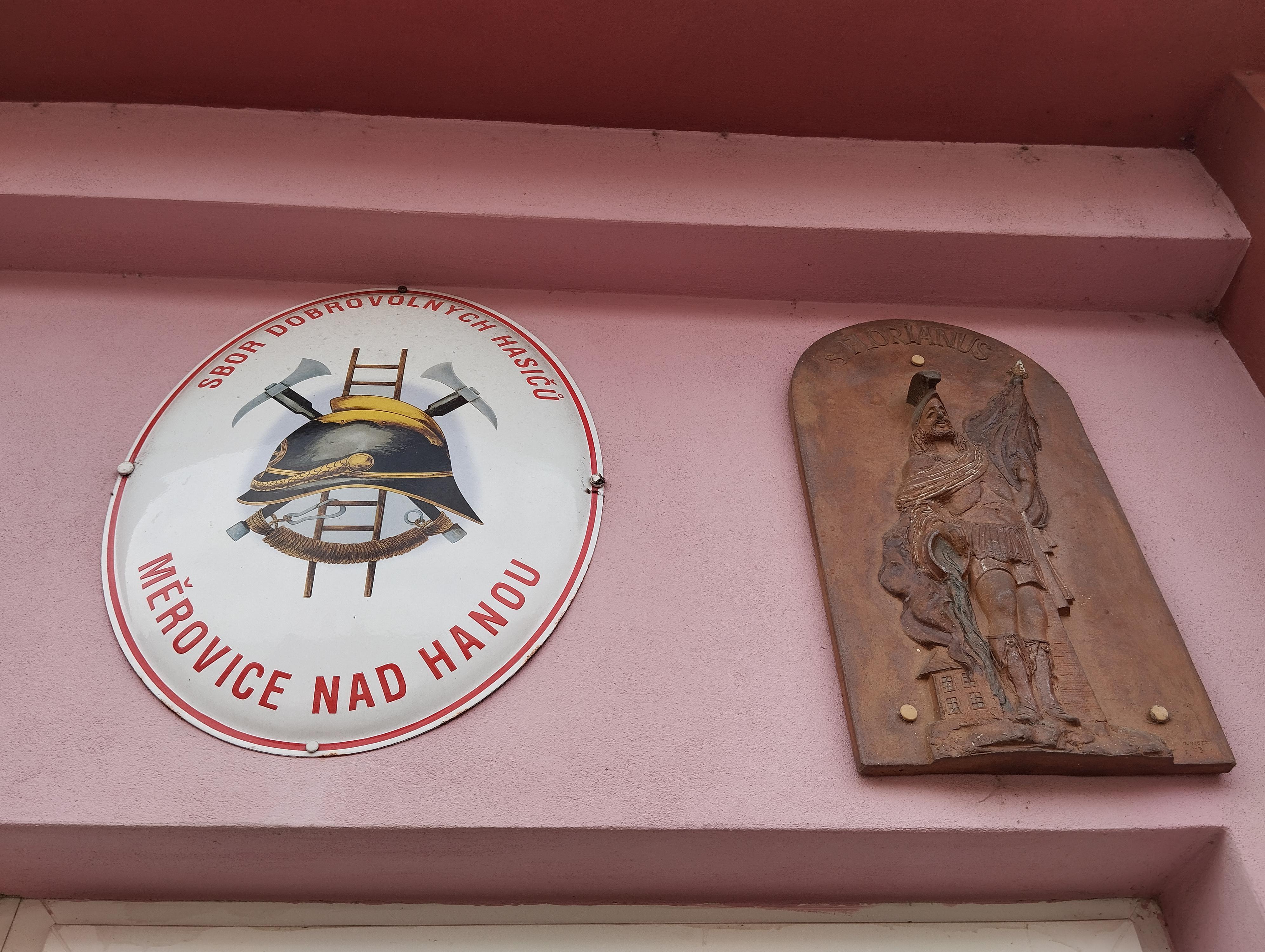 Měrovice nad Hanou - obecní úřad foto 2