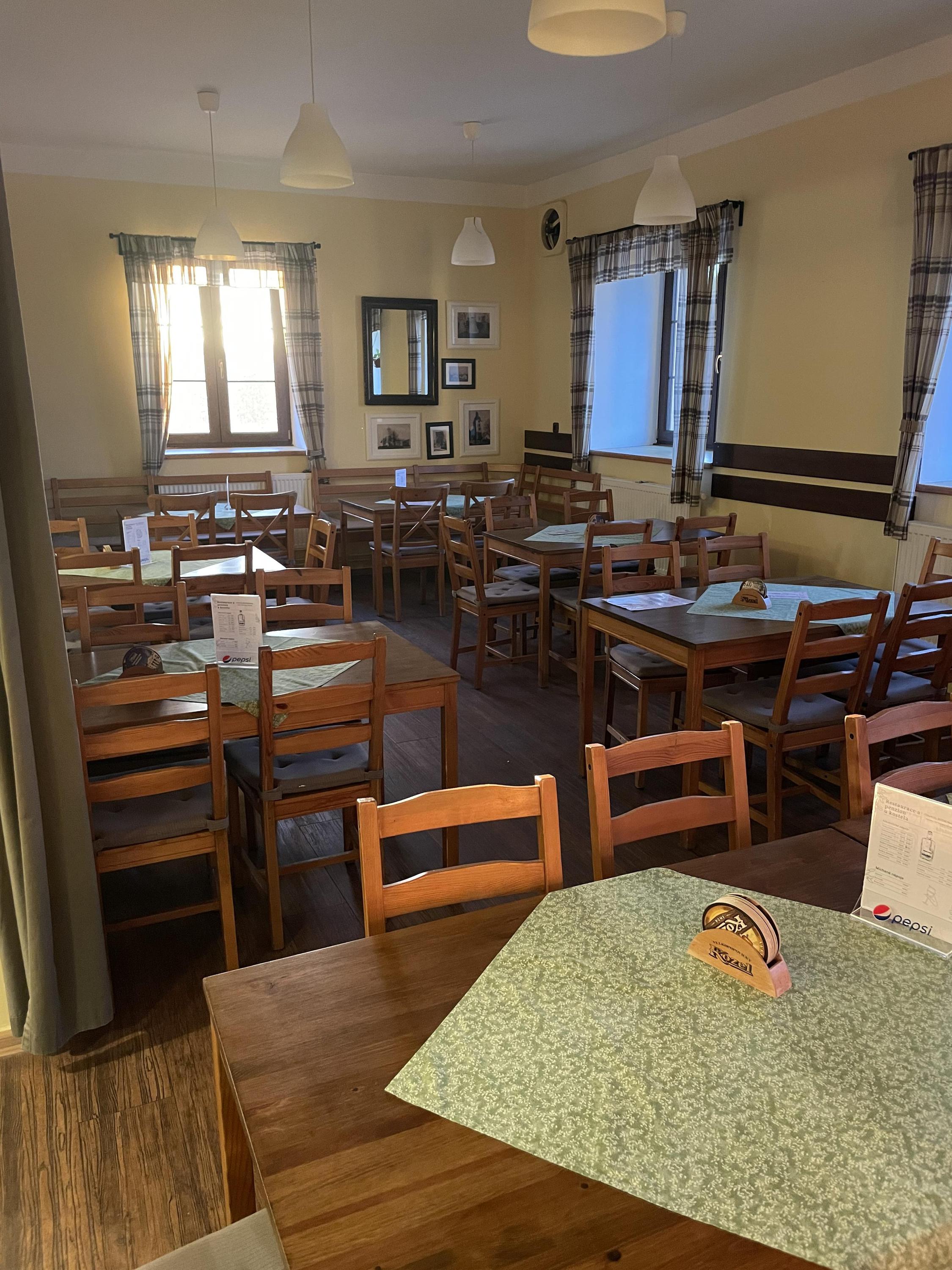 Restaurace a penzion U Kostela foto 3