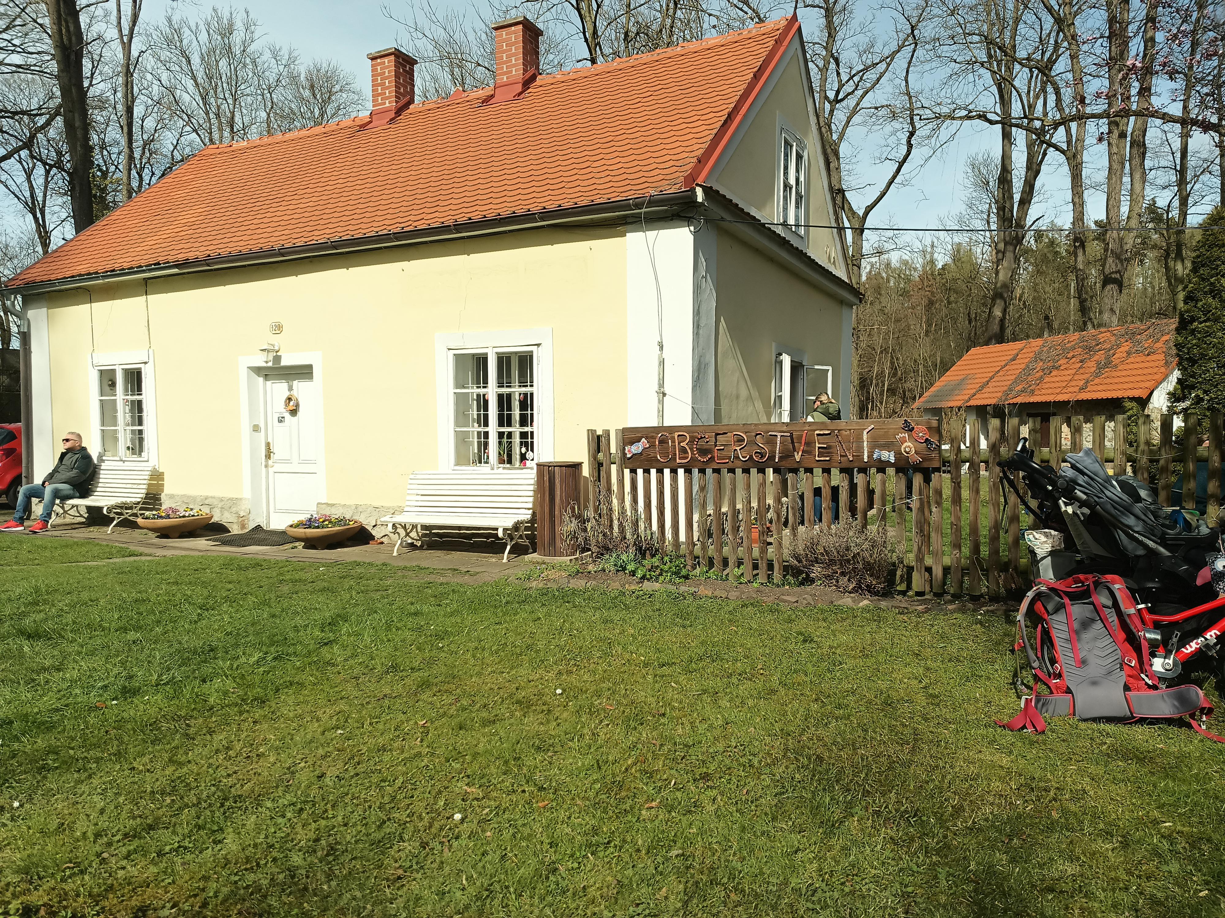 Občerstvení U Památníku foto 4