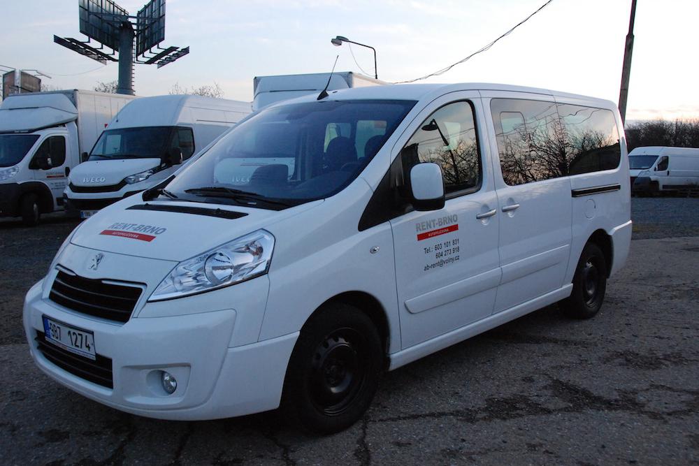 Na výlet s rodinou nebo přáteli? 9místný Peugeot!