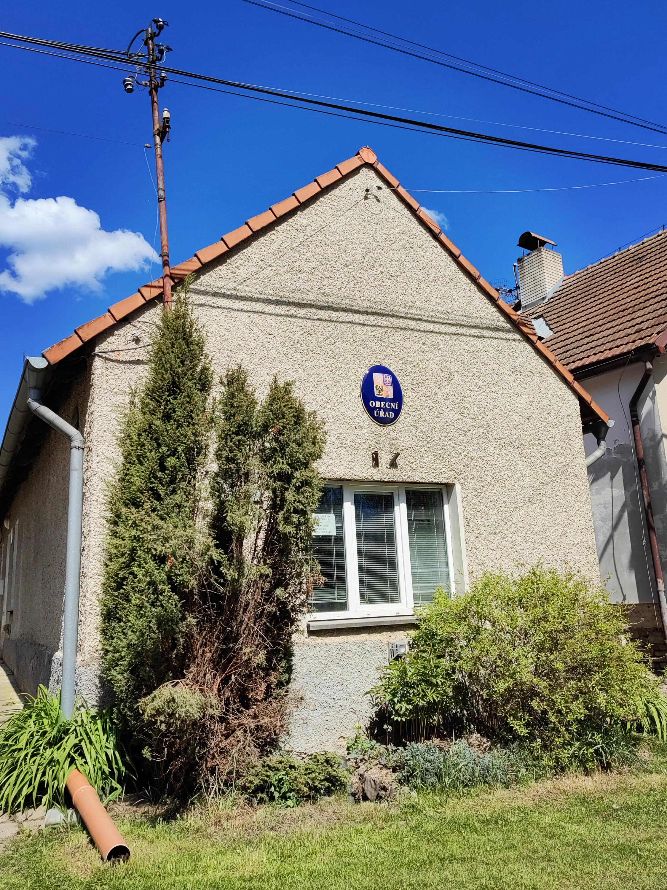 Nenačovice - obecní úřad foto 2