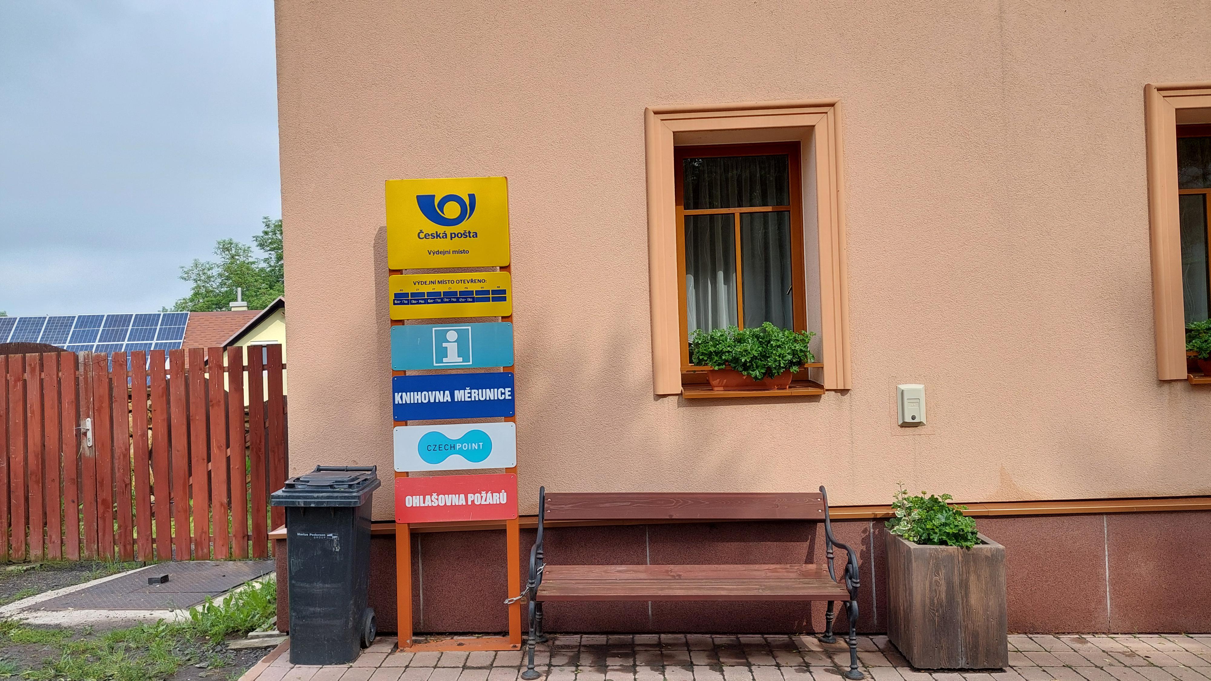 Obecní knihovna Měrunice foto 2