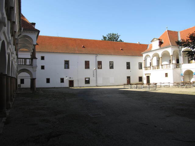 Zámek Oslavany foto 3