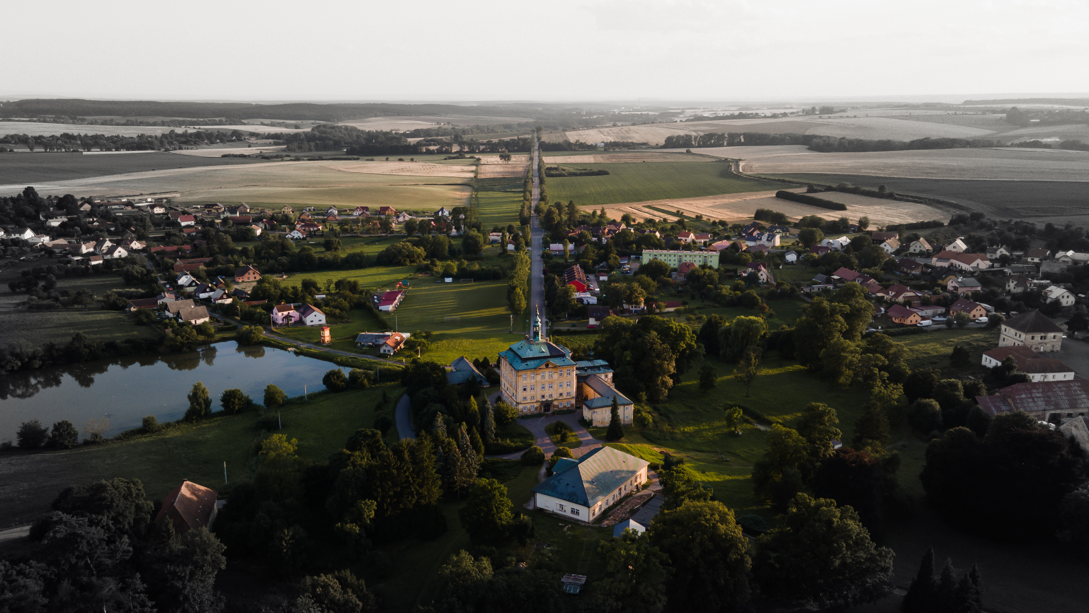 Zámek Jičíněves foto 3