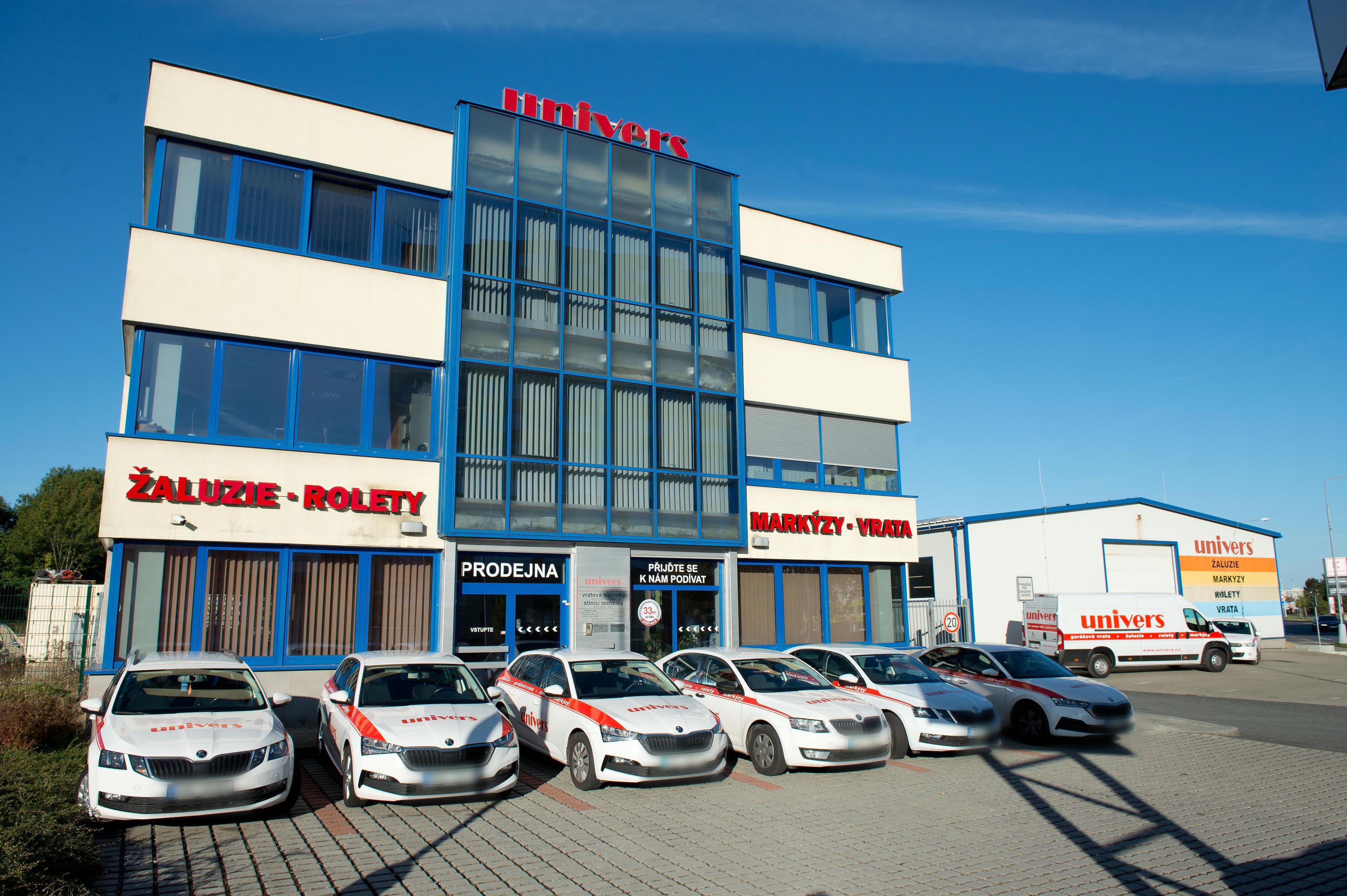 Univers, žaluzie - markýzy - rolety - garážová vrata