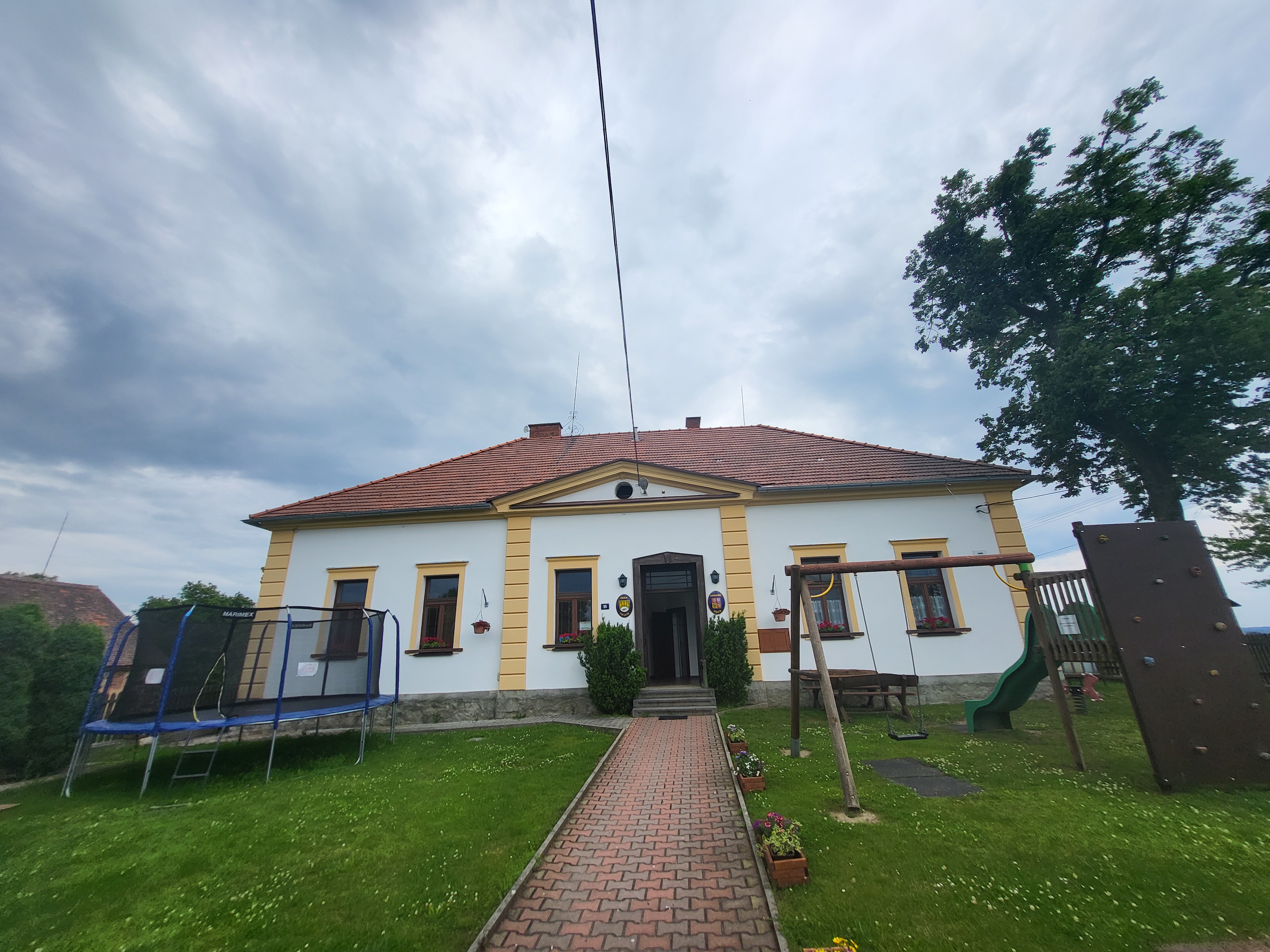 Chlum - obecní úřad foto 6