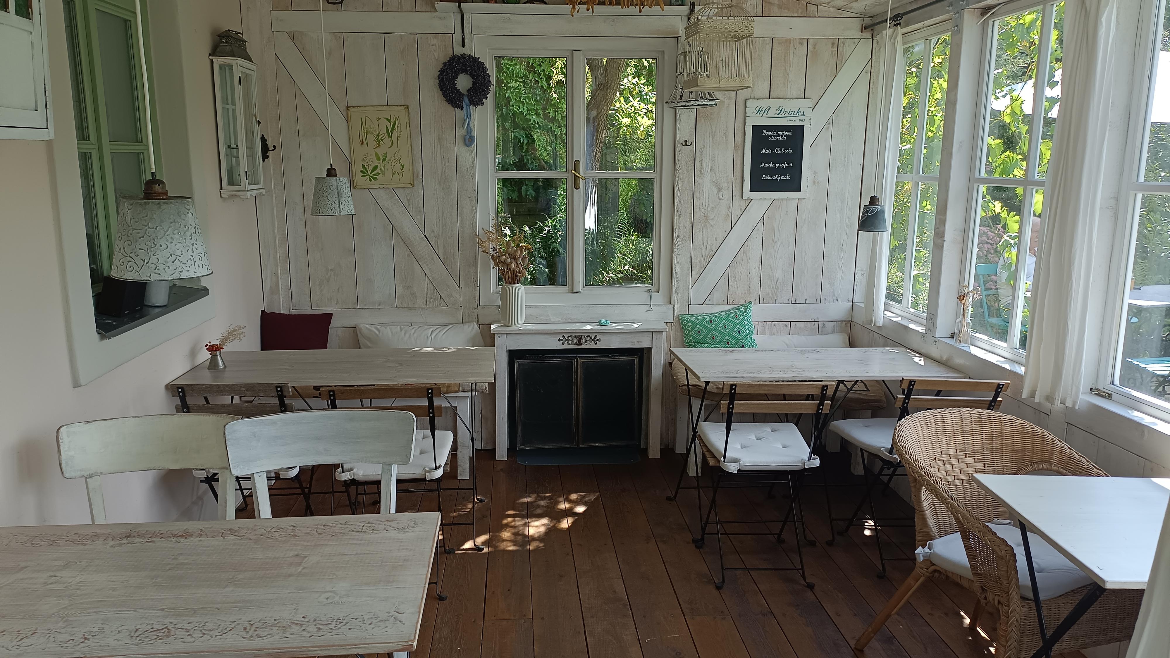 Kavárna Modrý Korálek foto 4