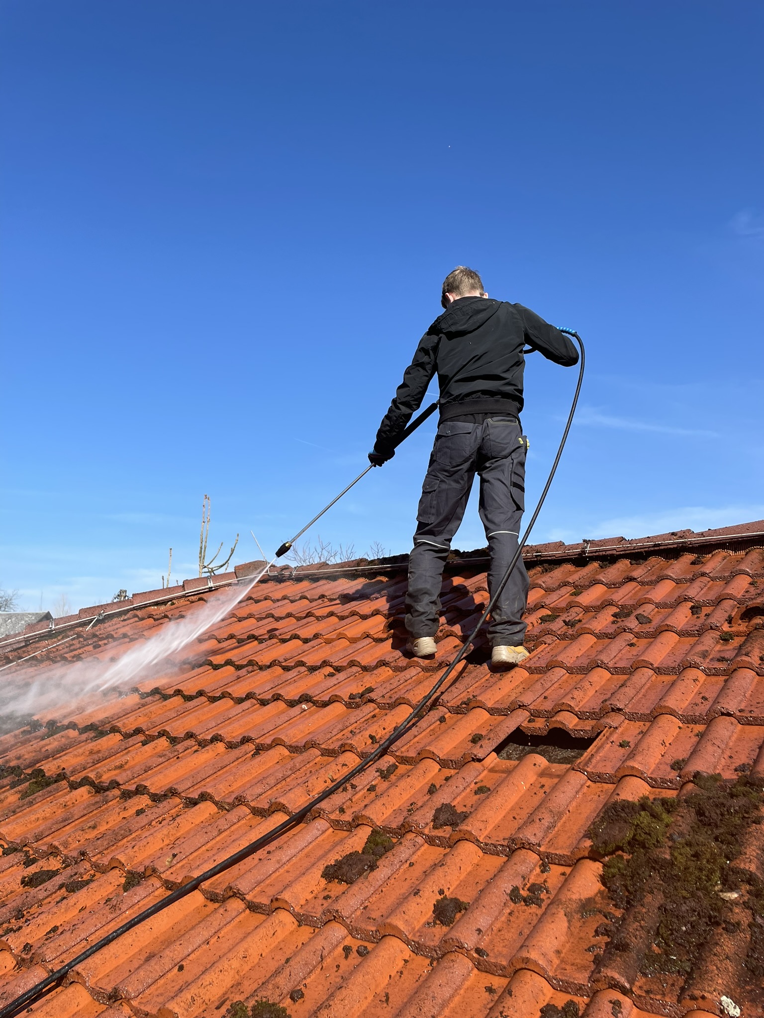 Aleš Kostohryz - čištění střech a povrchů foto 3