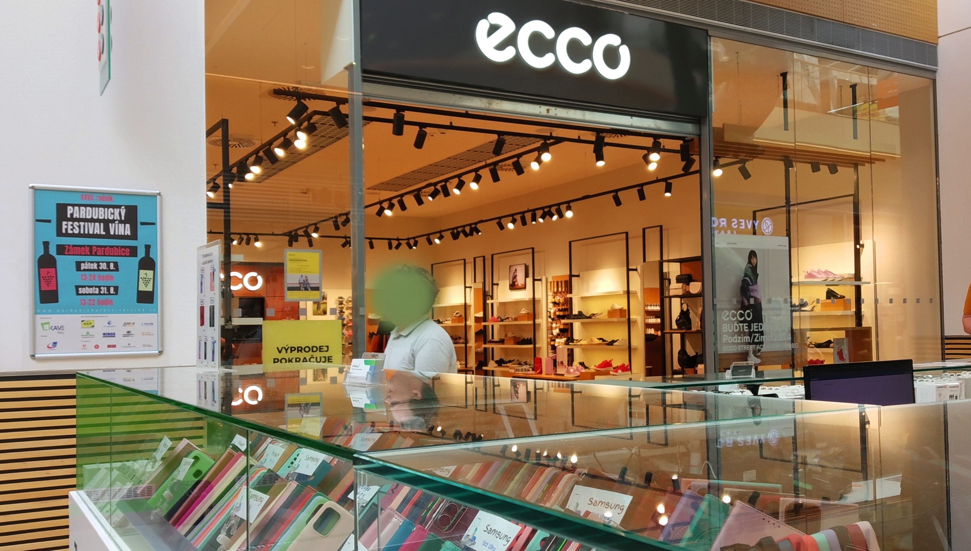 ECCO foto 3